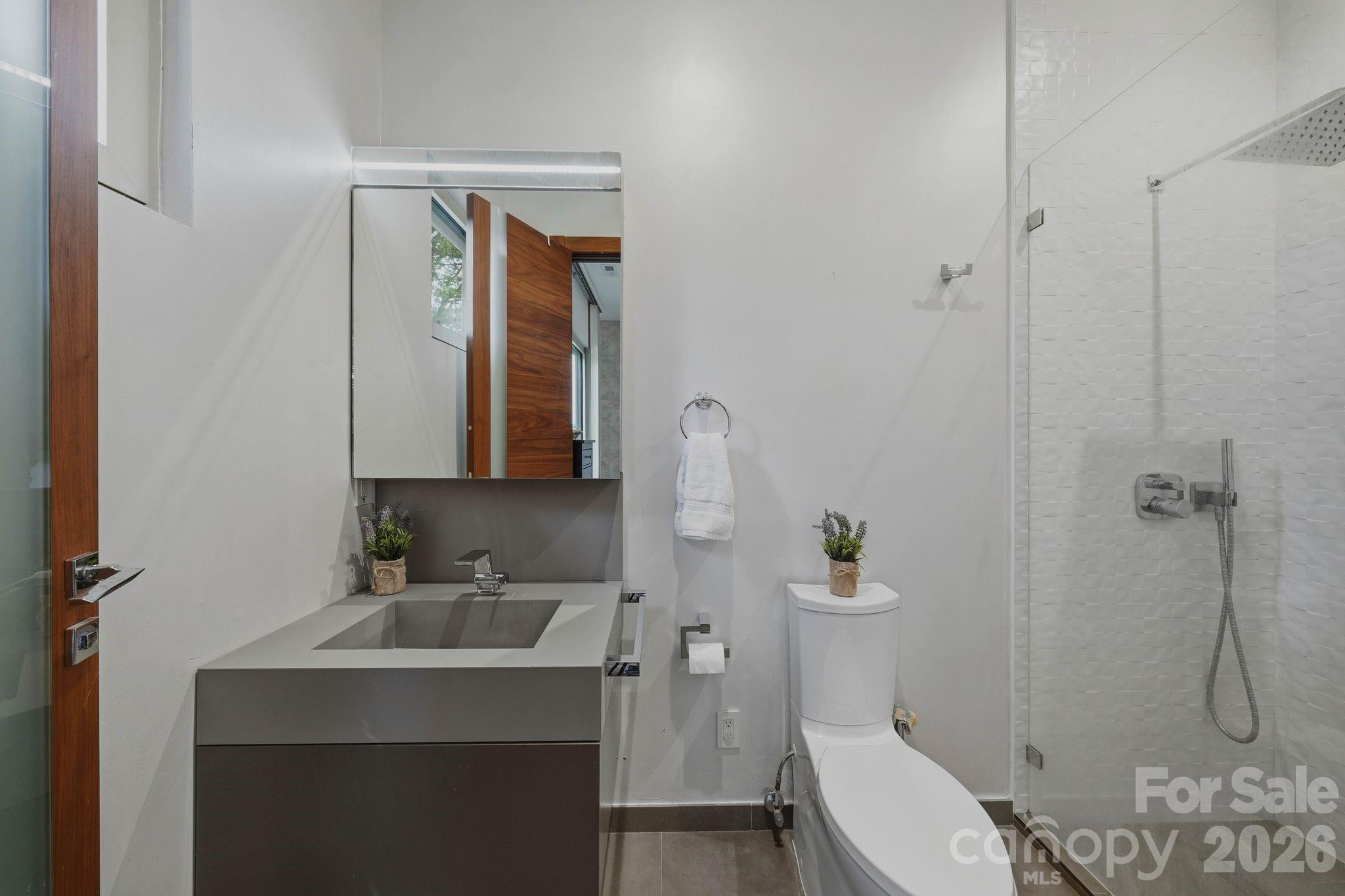 Single Family Residence at 7272 Lynbrook Circle, Denver, photo 26 of 39