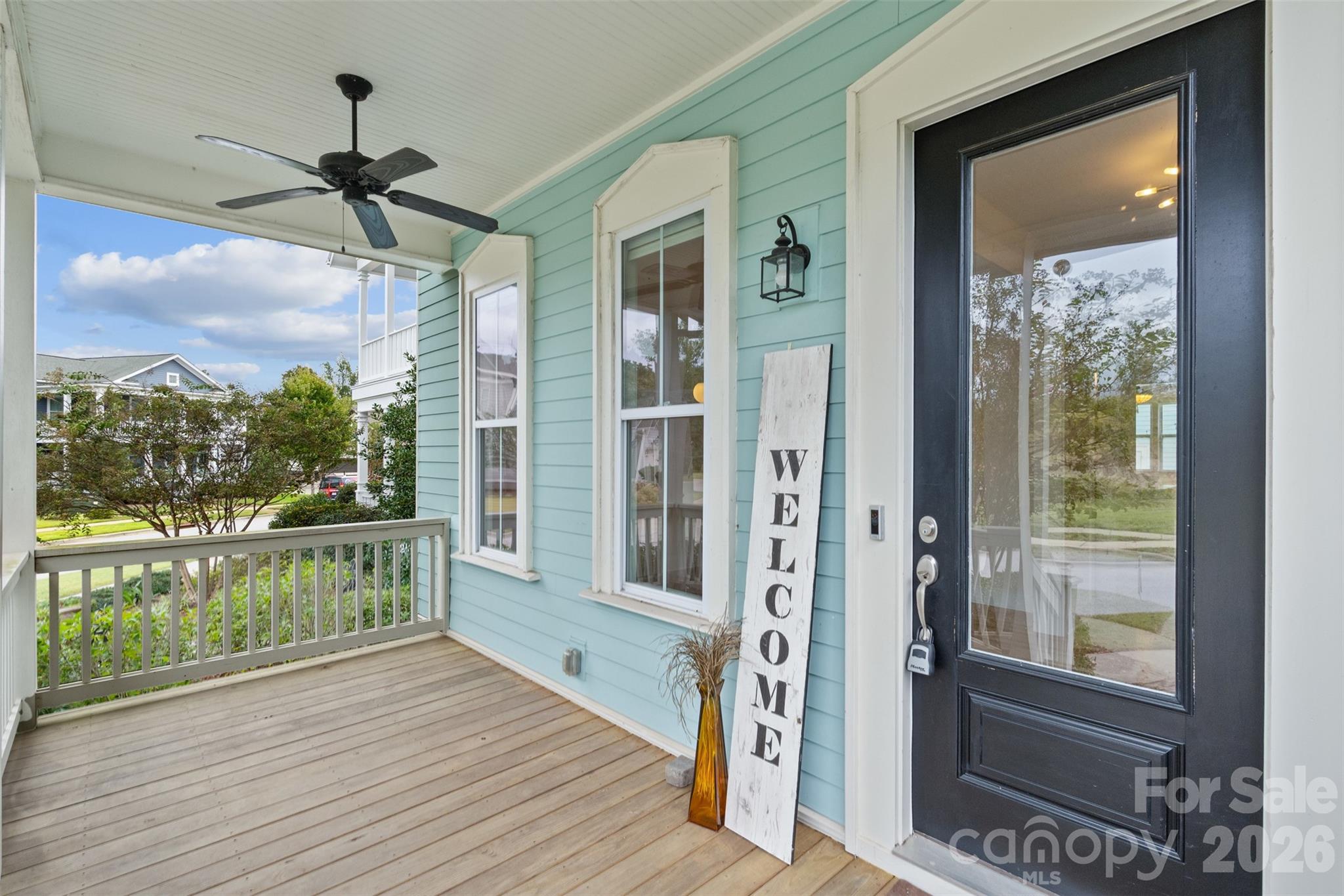 Single Family Residence at 664 Bluff Loop Road, Rock Hill, photo 2 of 19