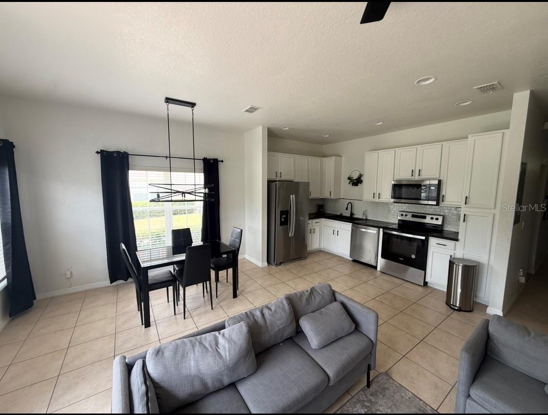 Townhouse at 2425 CARAVELLE CIR, KISSIMMEE, photo 18 of 37