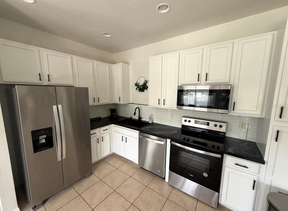 Townhouse at 2425 CARAVELLE CIR, KISSIMMEE, photo 19 of 37