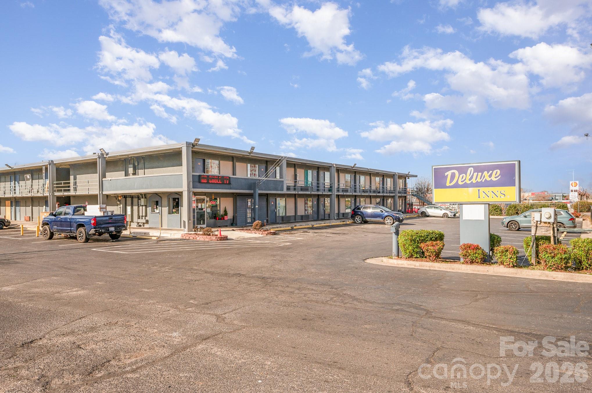 325 SW HWY 70 Highway