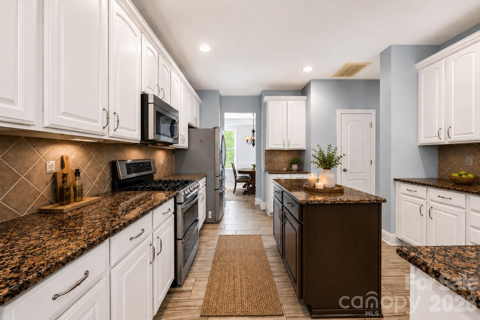 Single Family Residence at 610 Springwood Drive, Waxhaw, photo 11 of 31