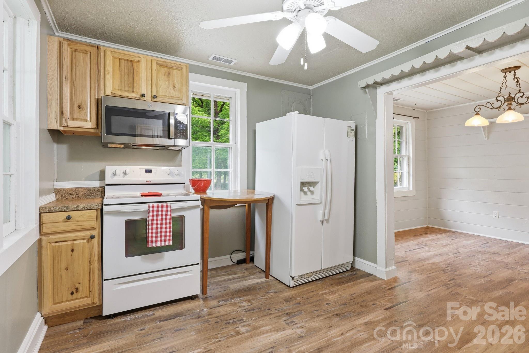 Single Family Residence at 226 Vance Avenue, Black Mountain, photo 18 of 39