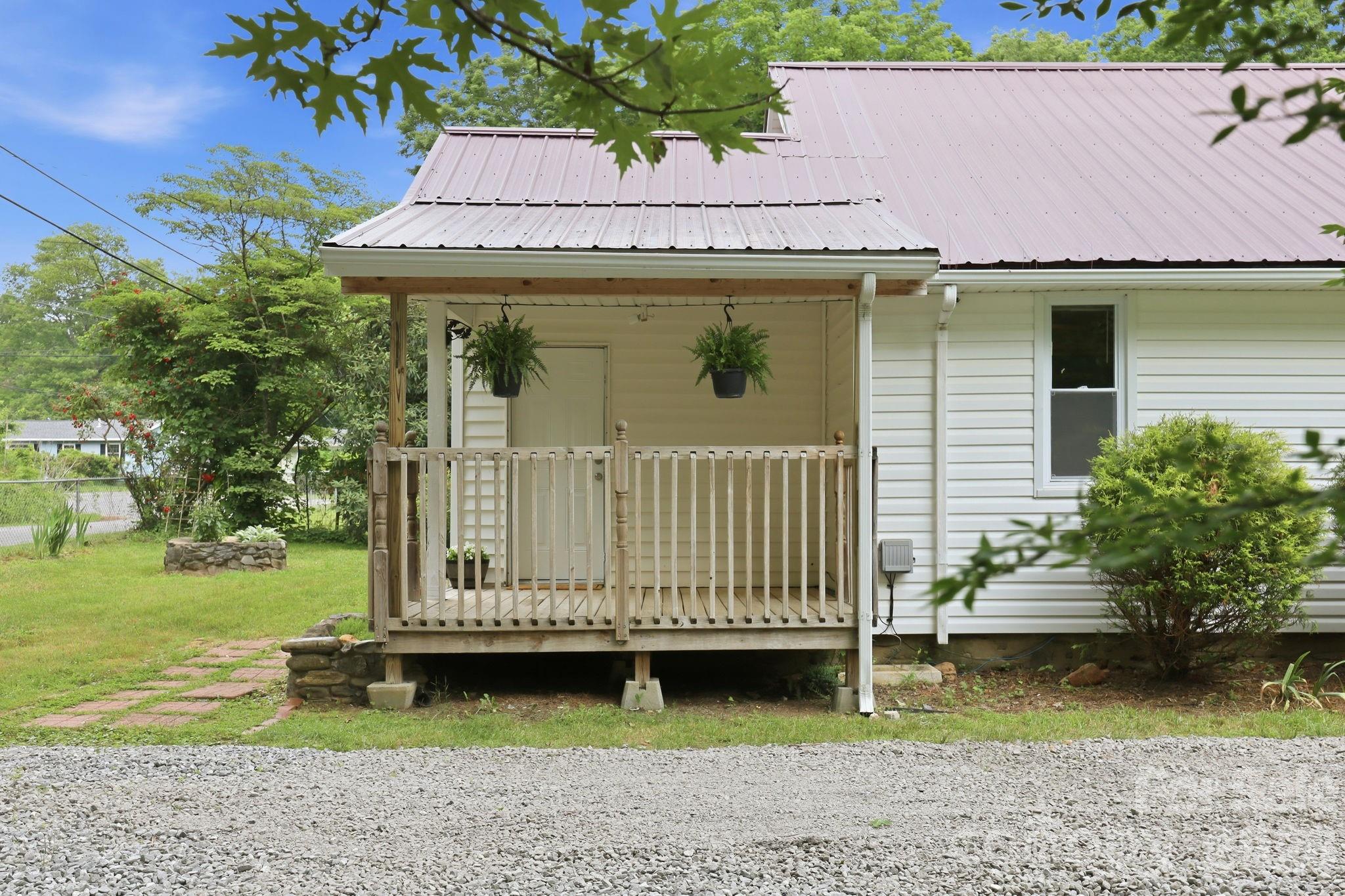 Single Family Residence at 226 Vance Avenue, Black Mountain, photo 24 of 39