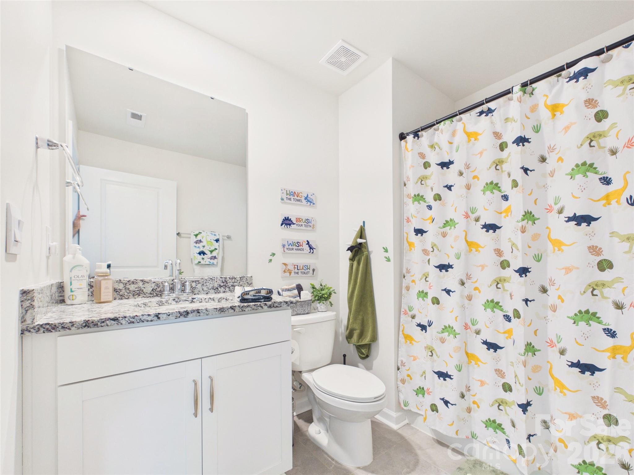 Up stairs secondary bath - 7880 Iron Road, Sherrills Ford