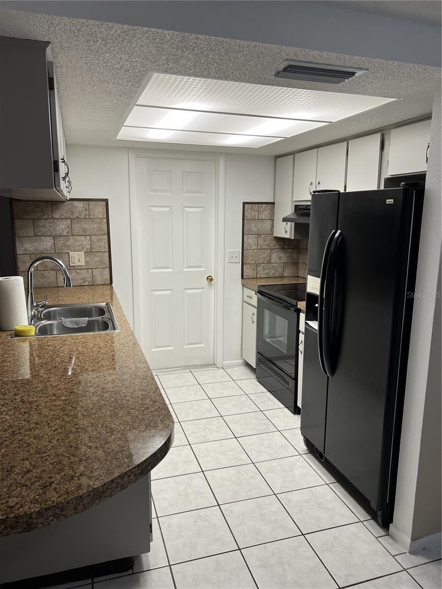 Single Family Residence at 4813 DOGWOOD ST, NEW PORT RICHEY, photo 3 of 48