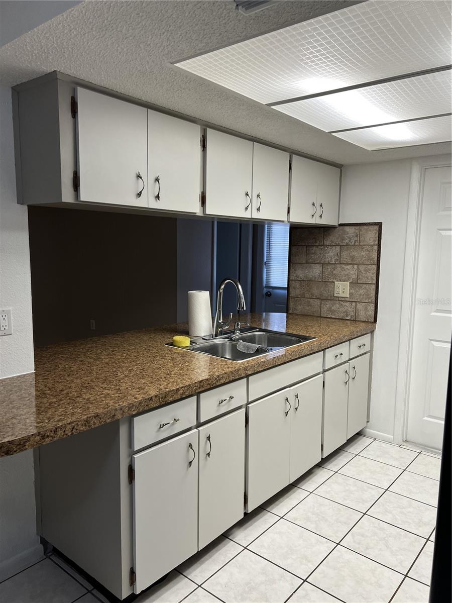 Single Family Residence at 4813 DOGWOOD ST, NEW PORT RICHEY, photo 7 of 48