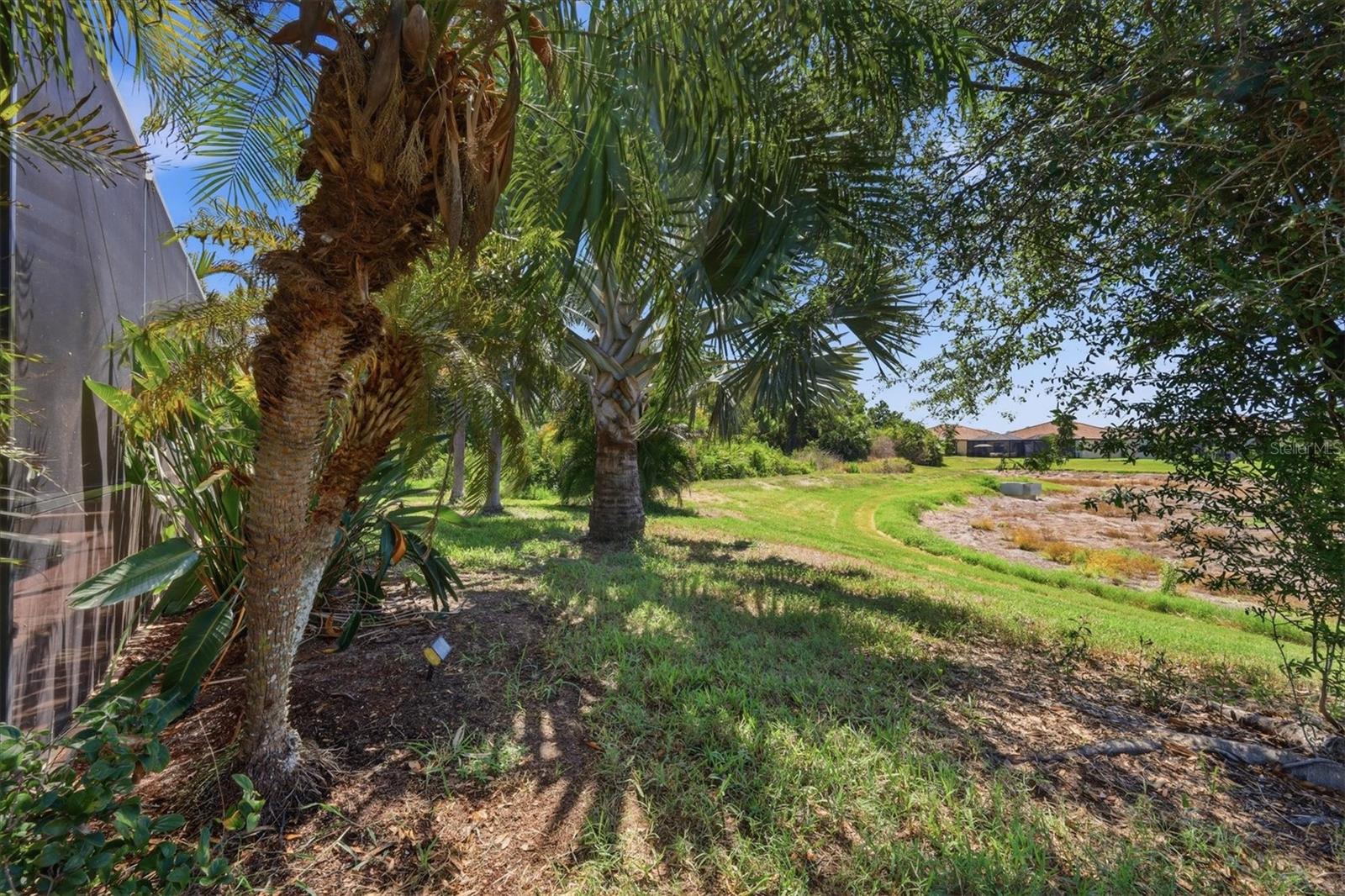 Yard - 12505 CANAVESE LN, VENICE