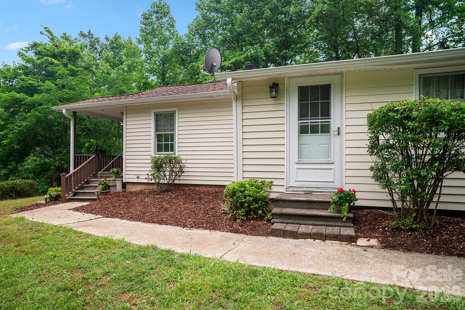 Single Family Residence at 825 Gallimore Road, Flat Rock, photo 11 of 41