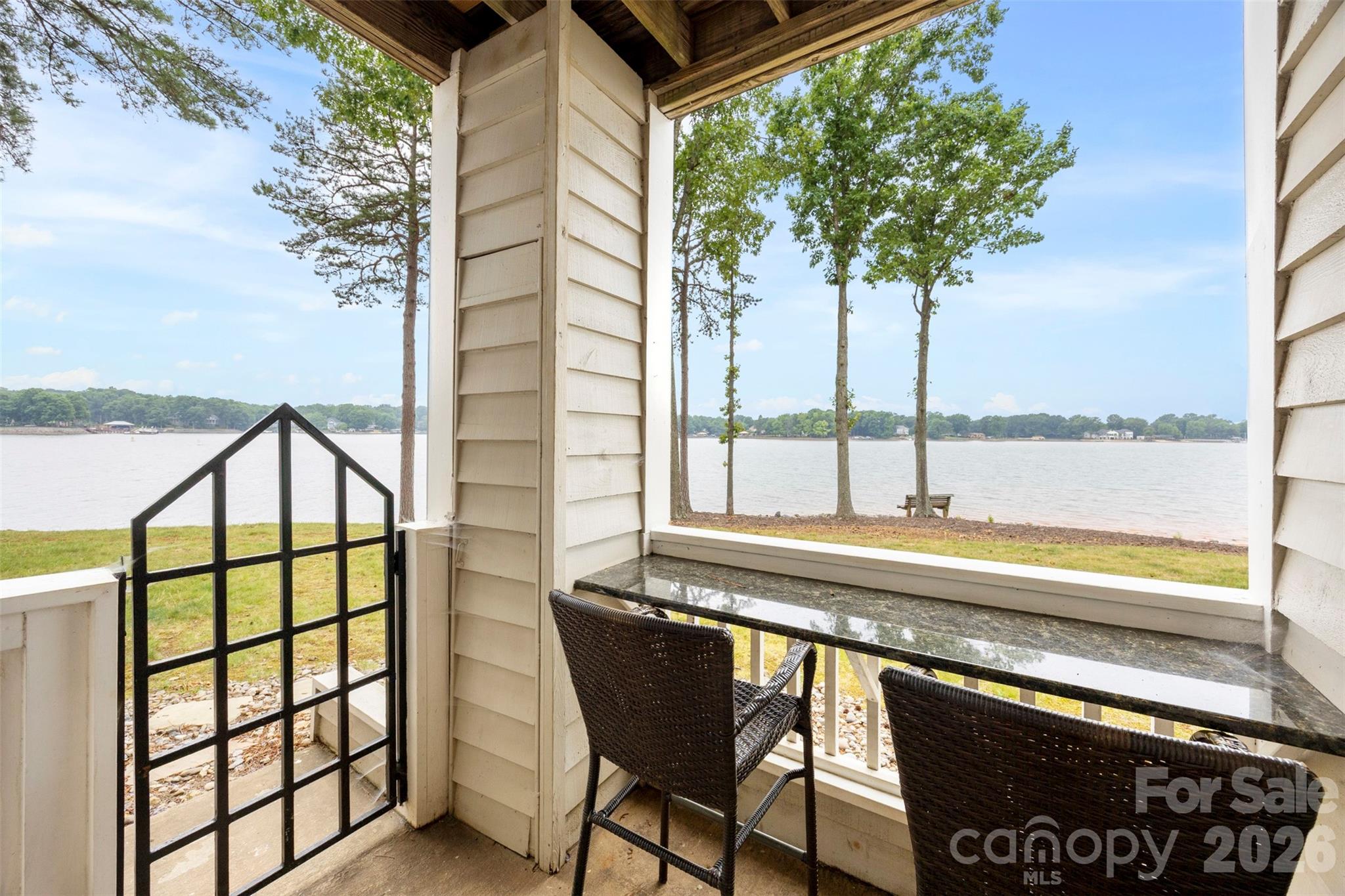 907 Southwest Drive