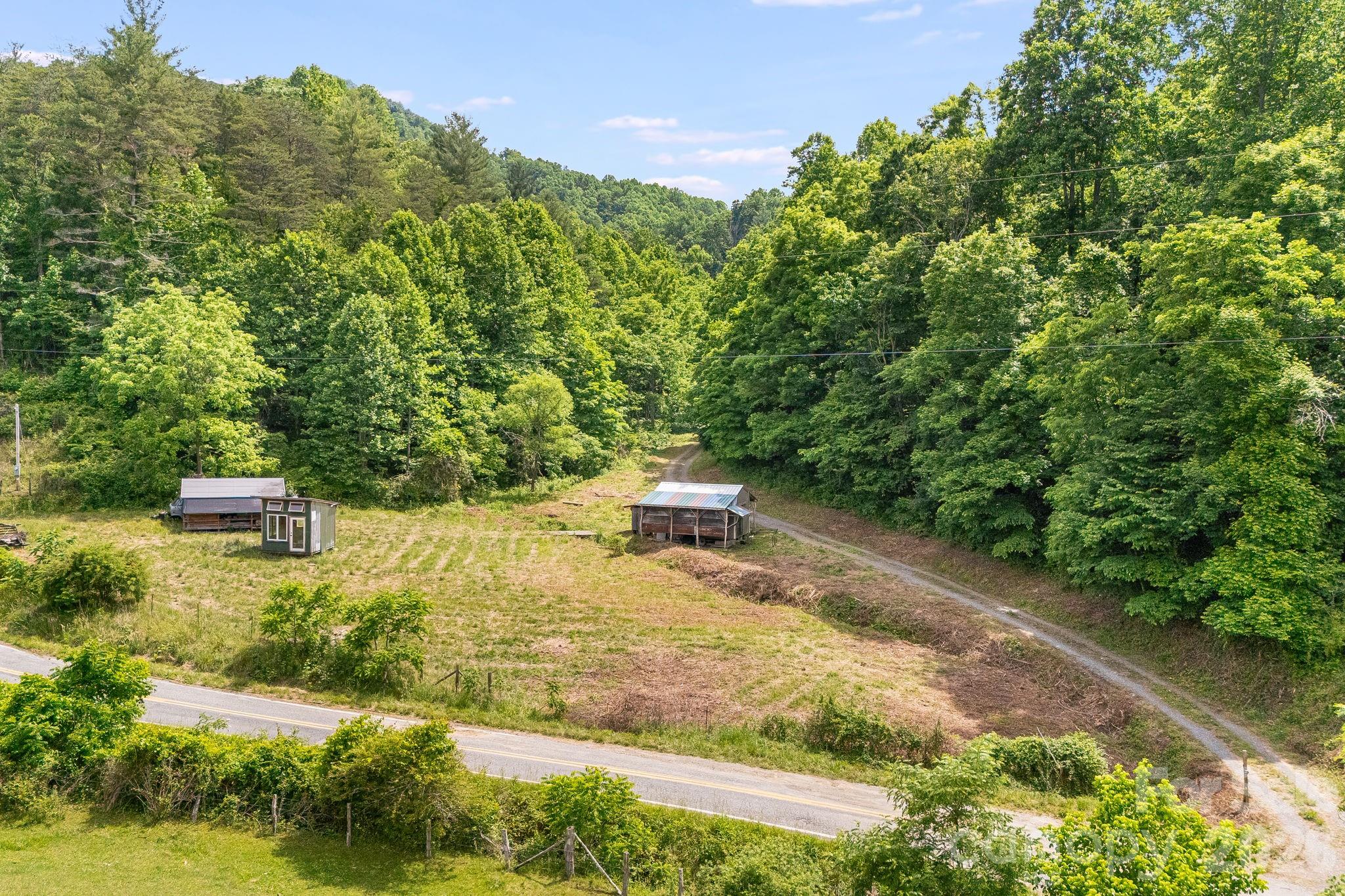 Open Valley with creek, and absolute privacy - 224 Allen Drive, Marshall