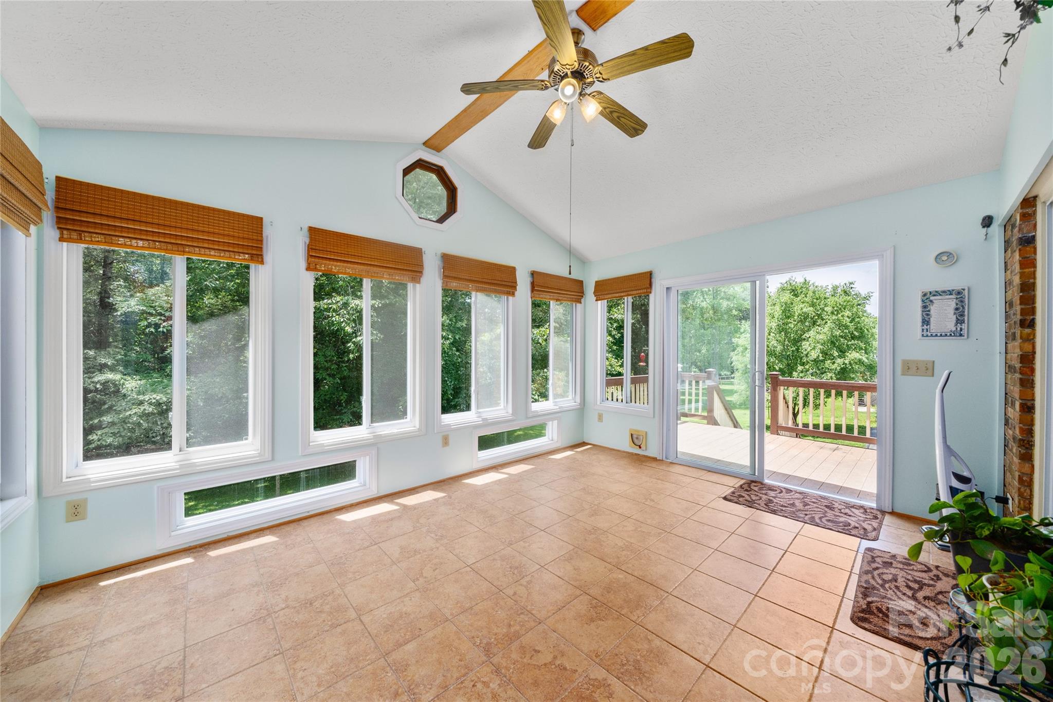 Single Family Residence at 1541 Glenheath Drive, Hendersonville, photo 3 of 30