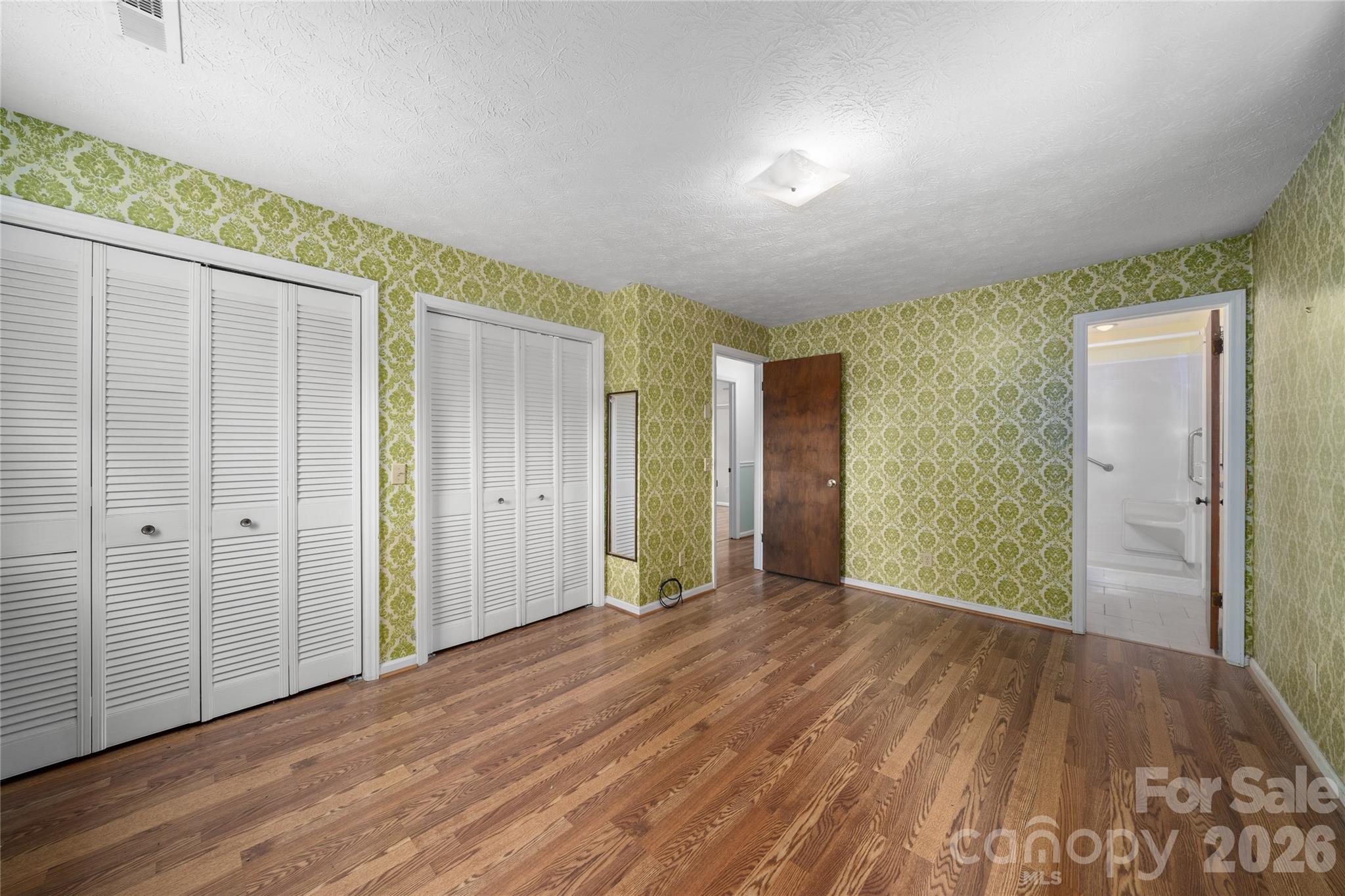 Single Family Residence at 1541 Glenheath Drive, Hendersonville, photo 4 of 30