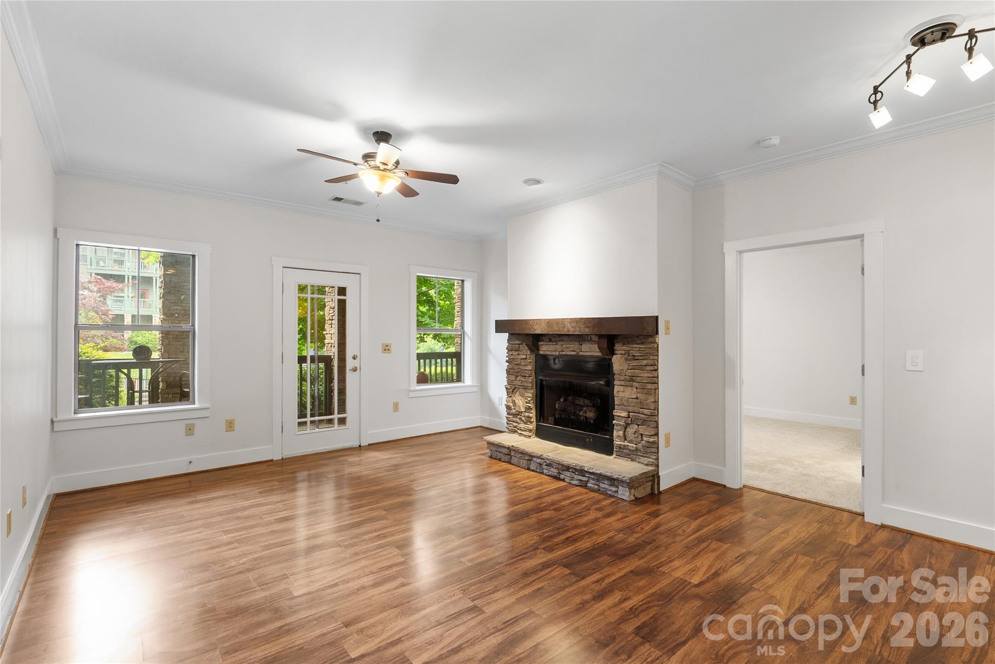Open Light-filled Living Space - 9 Kenilworth Knoll, Asheville