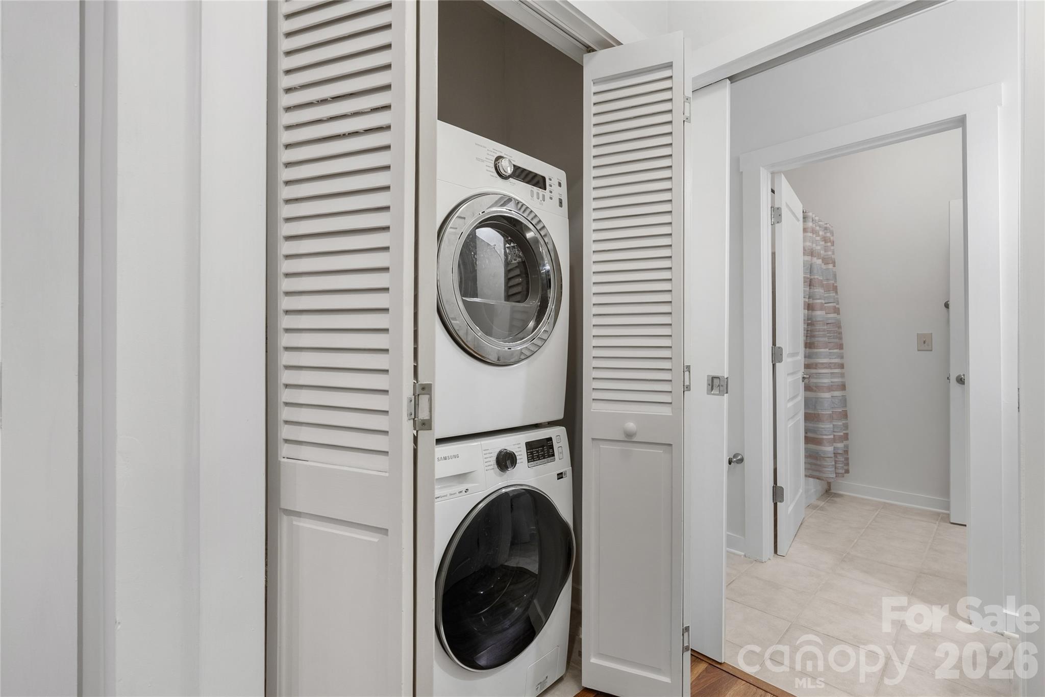 Laundry - 9 Kenilworth Knoll, Asheville
