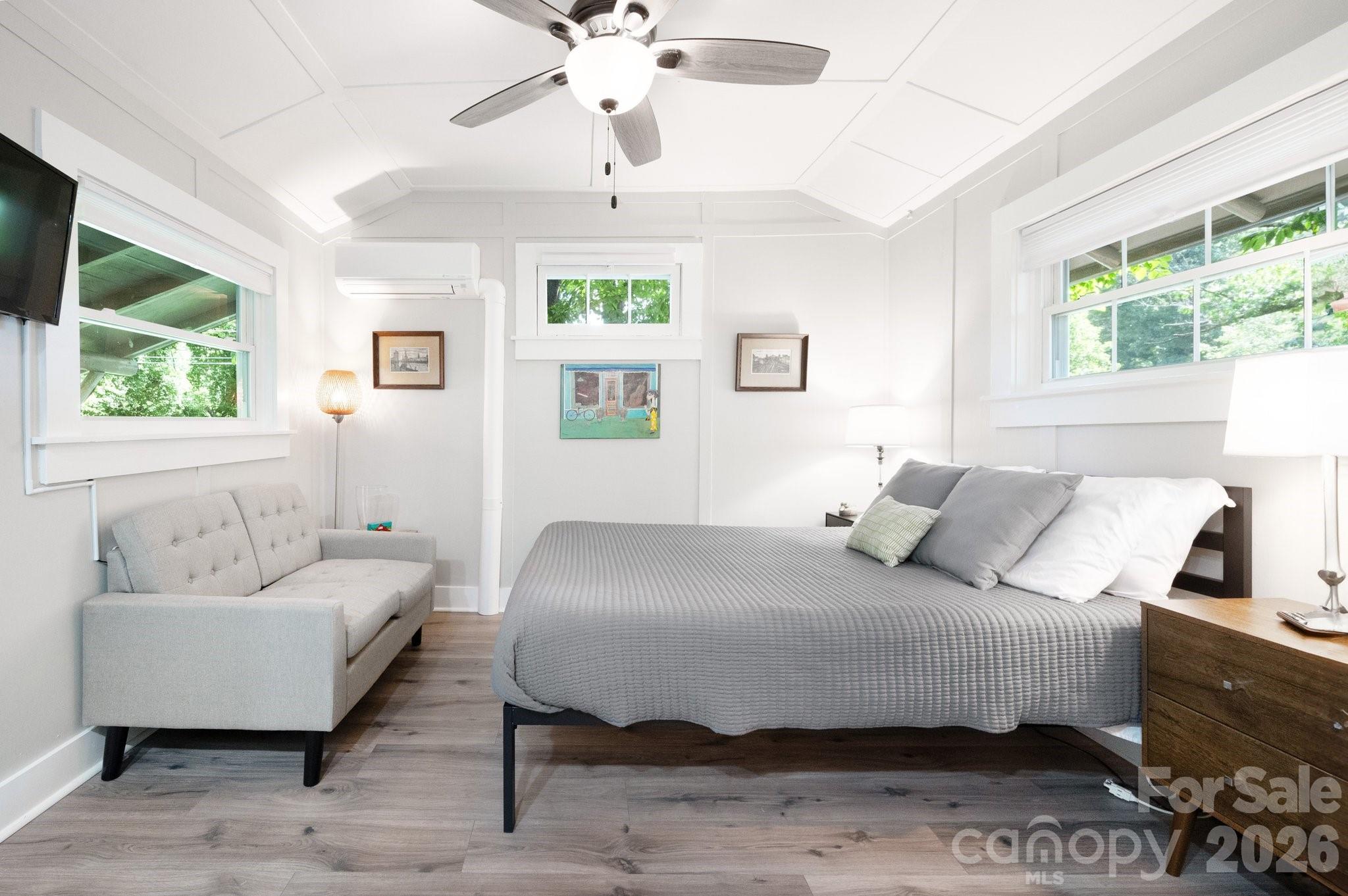 16 Cottage Dr Vaulted Ceiling - 15 and 16 Cottage Drive, Asheville