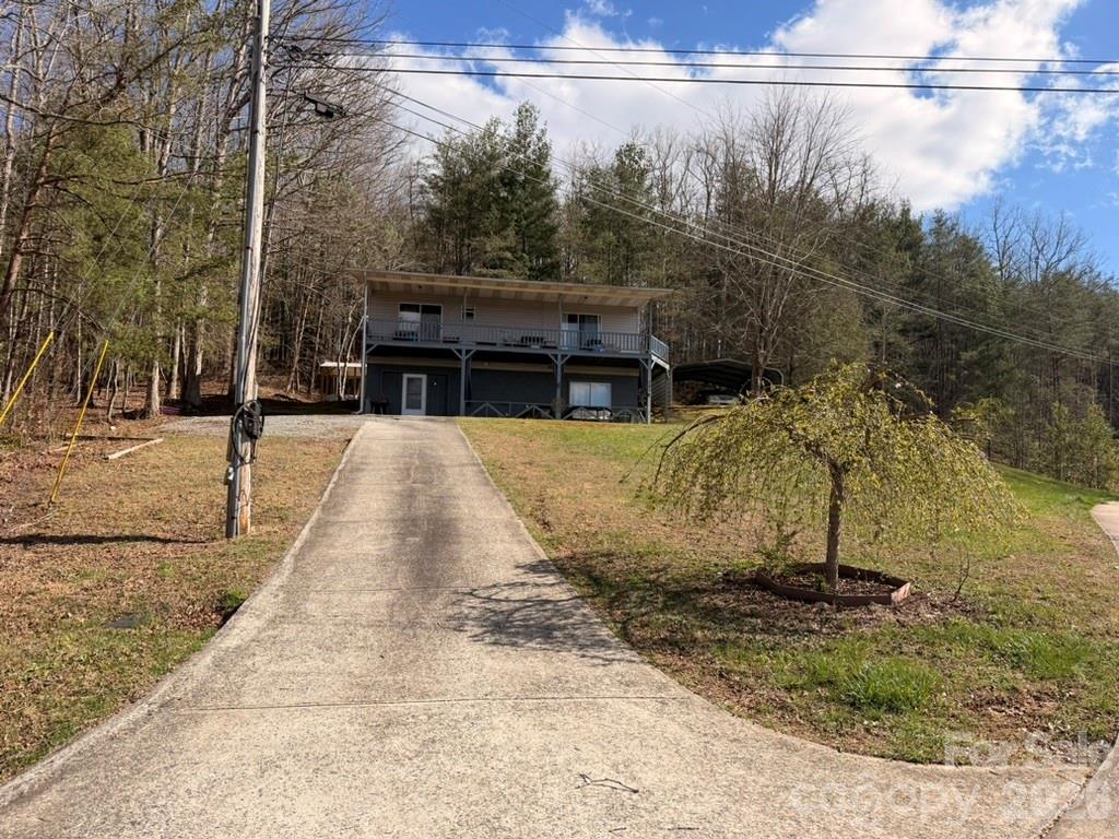 Single Family Residence at 281 Cherrywood Circle, Hayesville, photo 2 of 42
