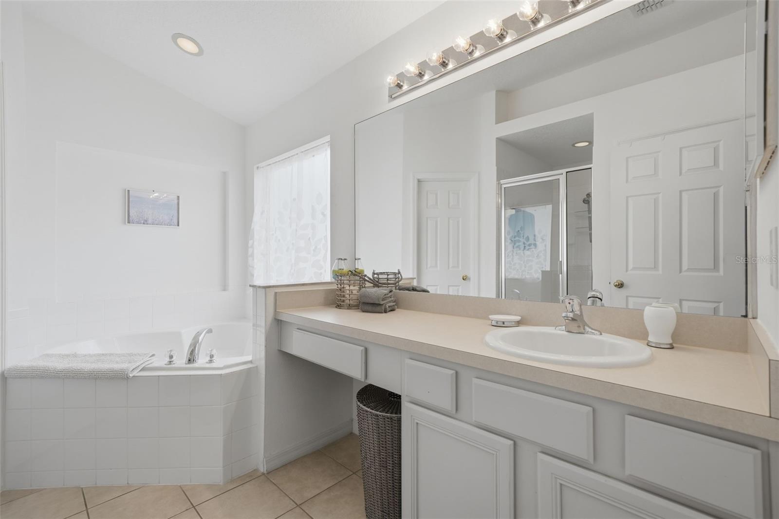 Single Family Residence at 155 BAREFOOT BEACH WAY, KISSIMMEE, photo 13 of 25