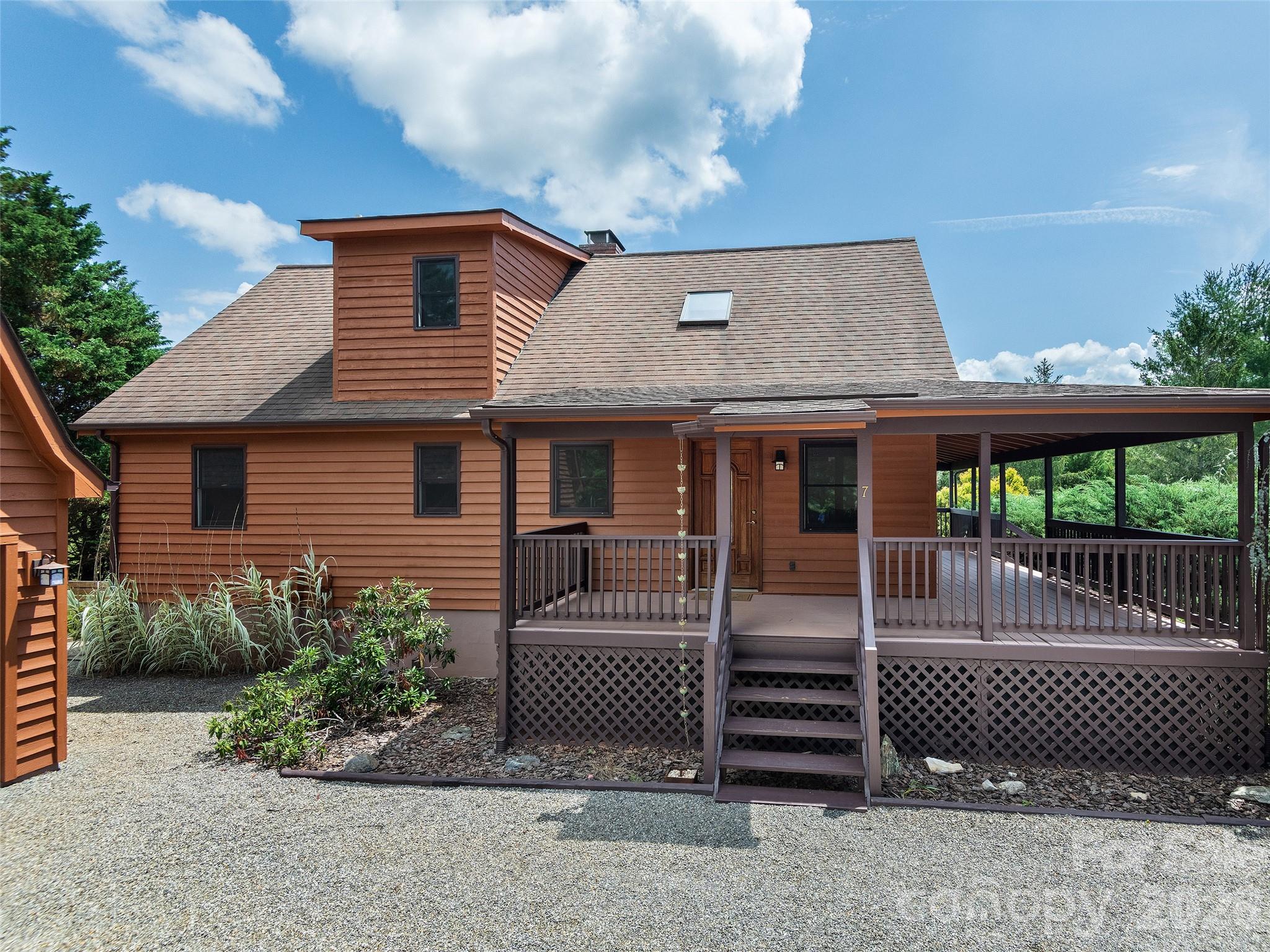 Single Family Residence at 7 Hope Lane, Weaverville, photo 4 of 37