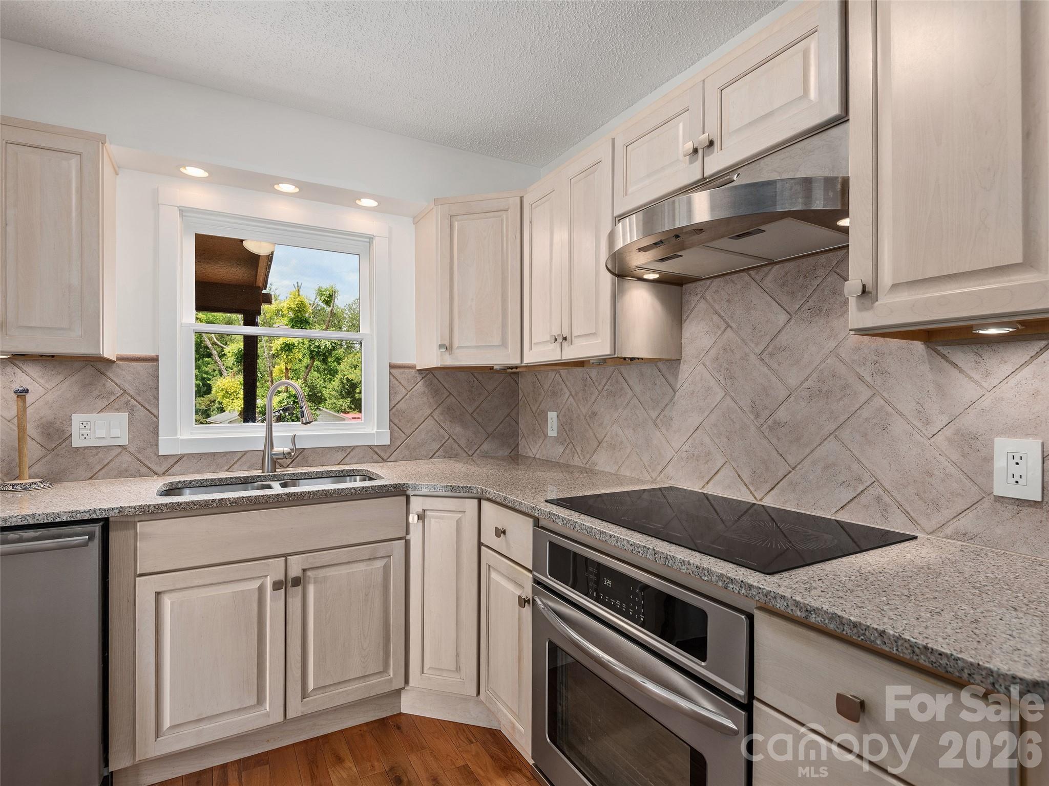 Single Family Residence at 7 Hope Lane, Weaverville, photo 12 of 37