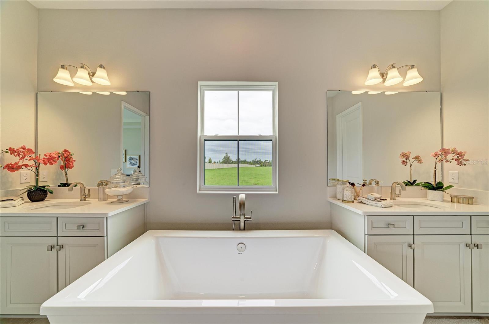 Single Family Residence at 10858 SPRING SAPLING CIR, PARRISH, photo 8 of 49