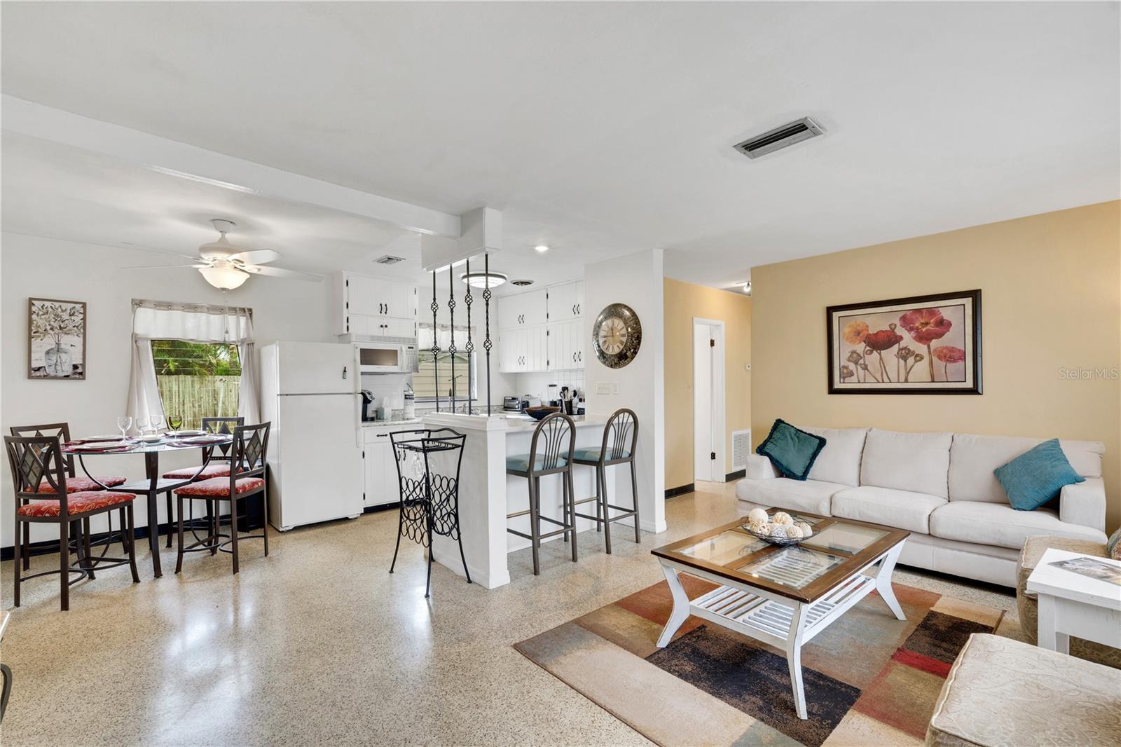 Single Family Residence at 2830 SIESTA DR, VENICE, photo 3 of 28