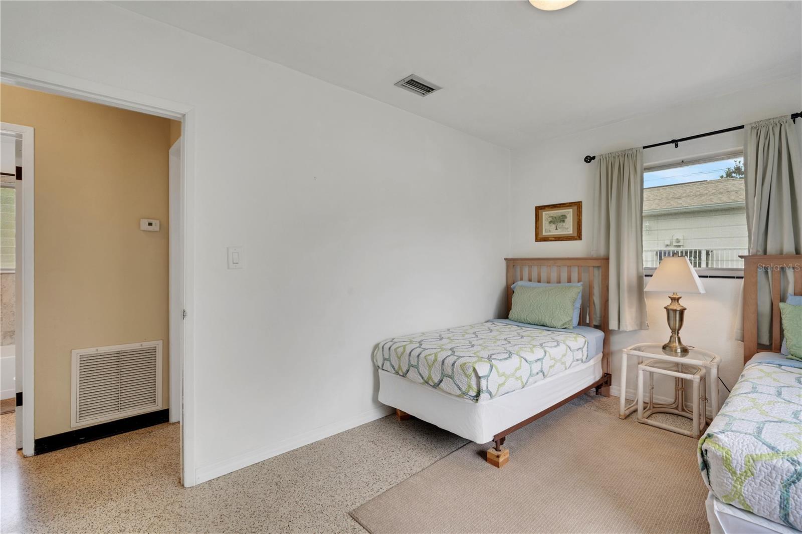 Single Family Residence at 2830 SIESTA DR, VENICE, photo 22 of 28