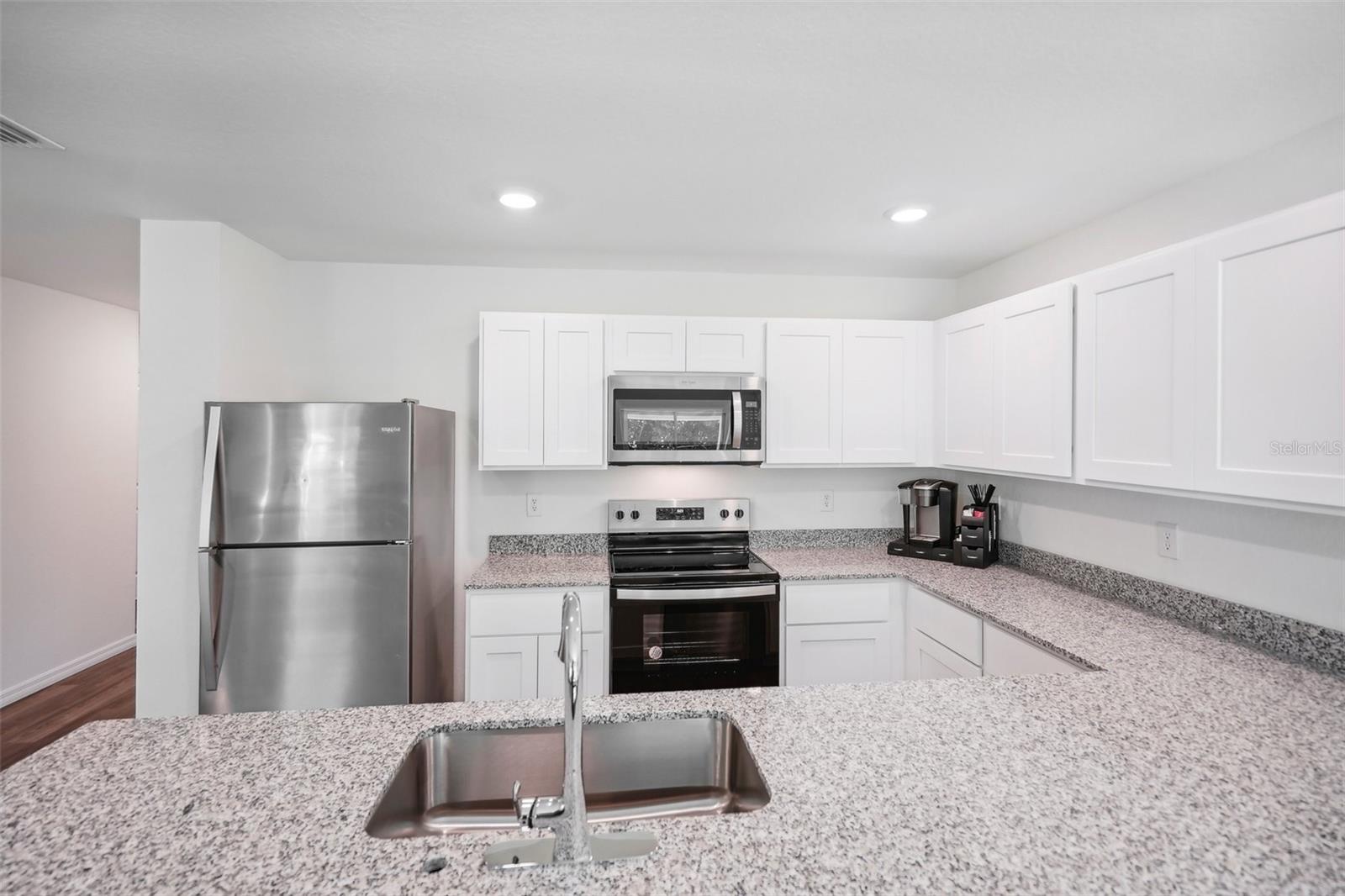 Single Family Residence at 13414 CANYON SWALLOW RD, BROOKSVILLE, photo 17 of 32