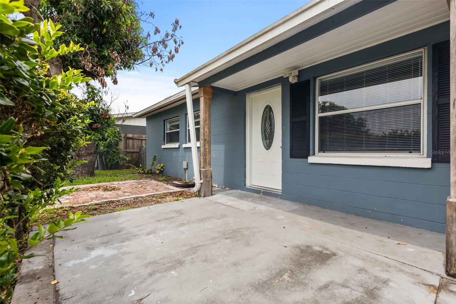 1039 WOODLAND AVE
