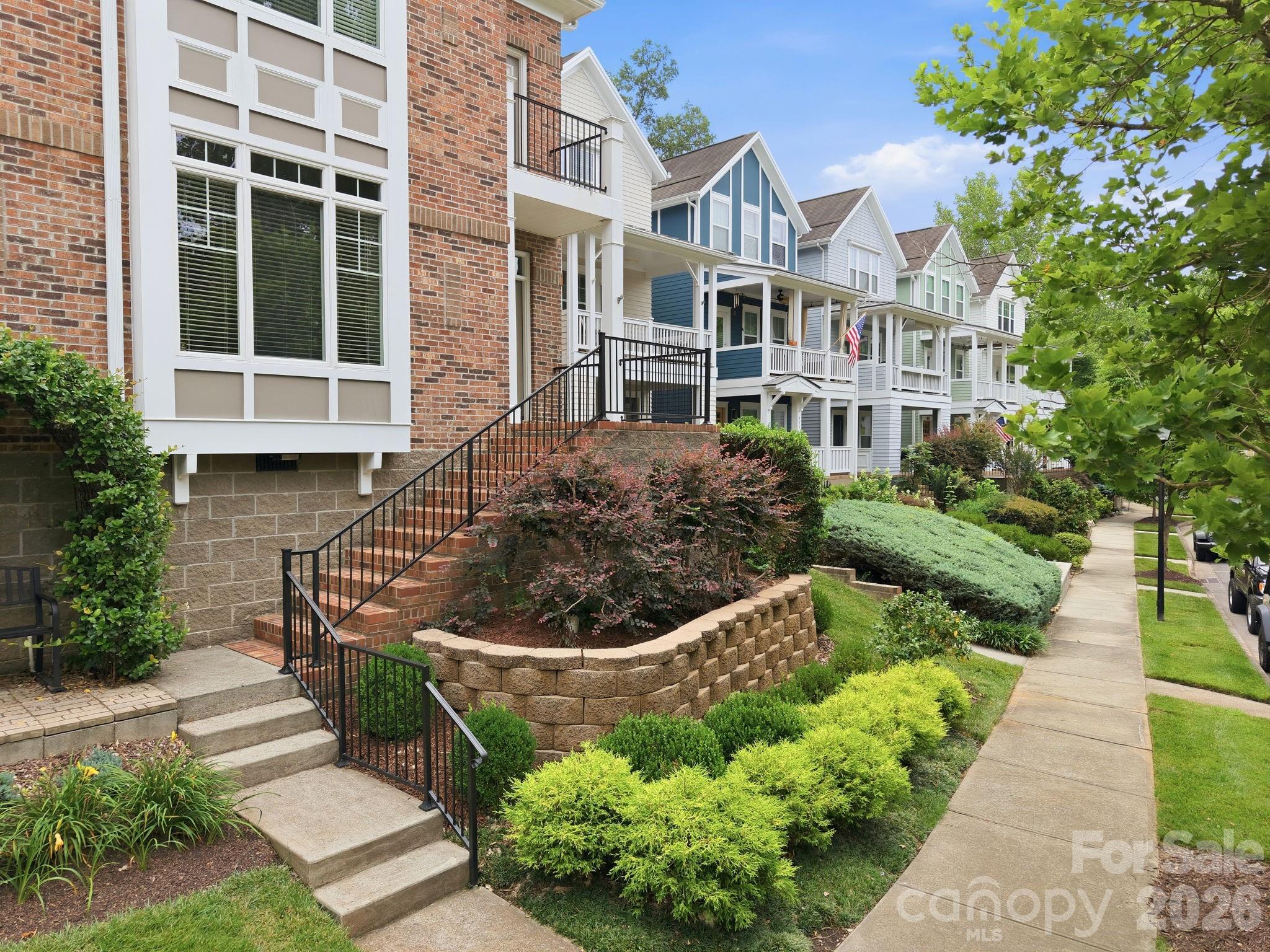 Townhouse at 425 Spring Street, Davidson, photo 4 of 48