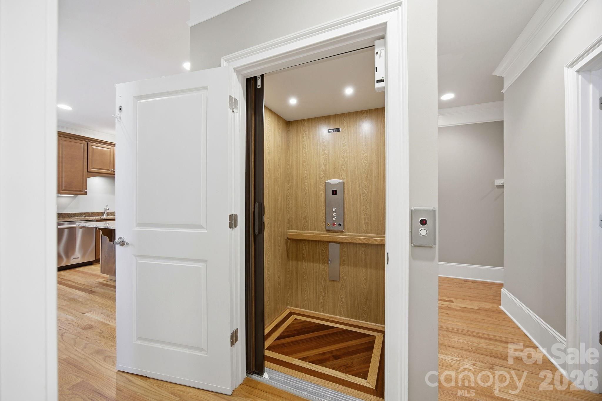 Townhouse at 425 Spring Street, Davidson, photo 22 of 48