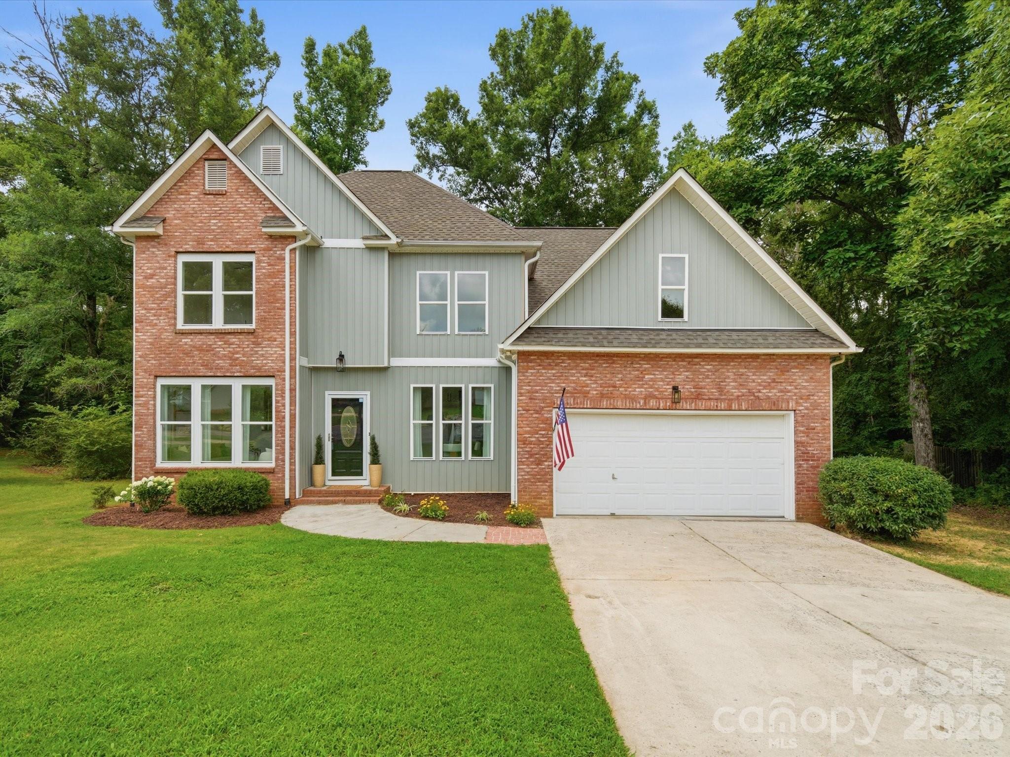 Single Family Residence at 116 Scottie Court, Rock Hill, photo 2 of 48