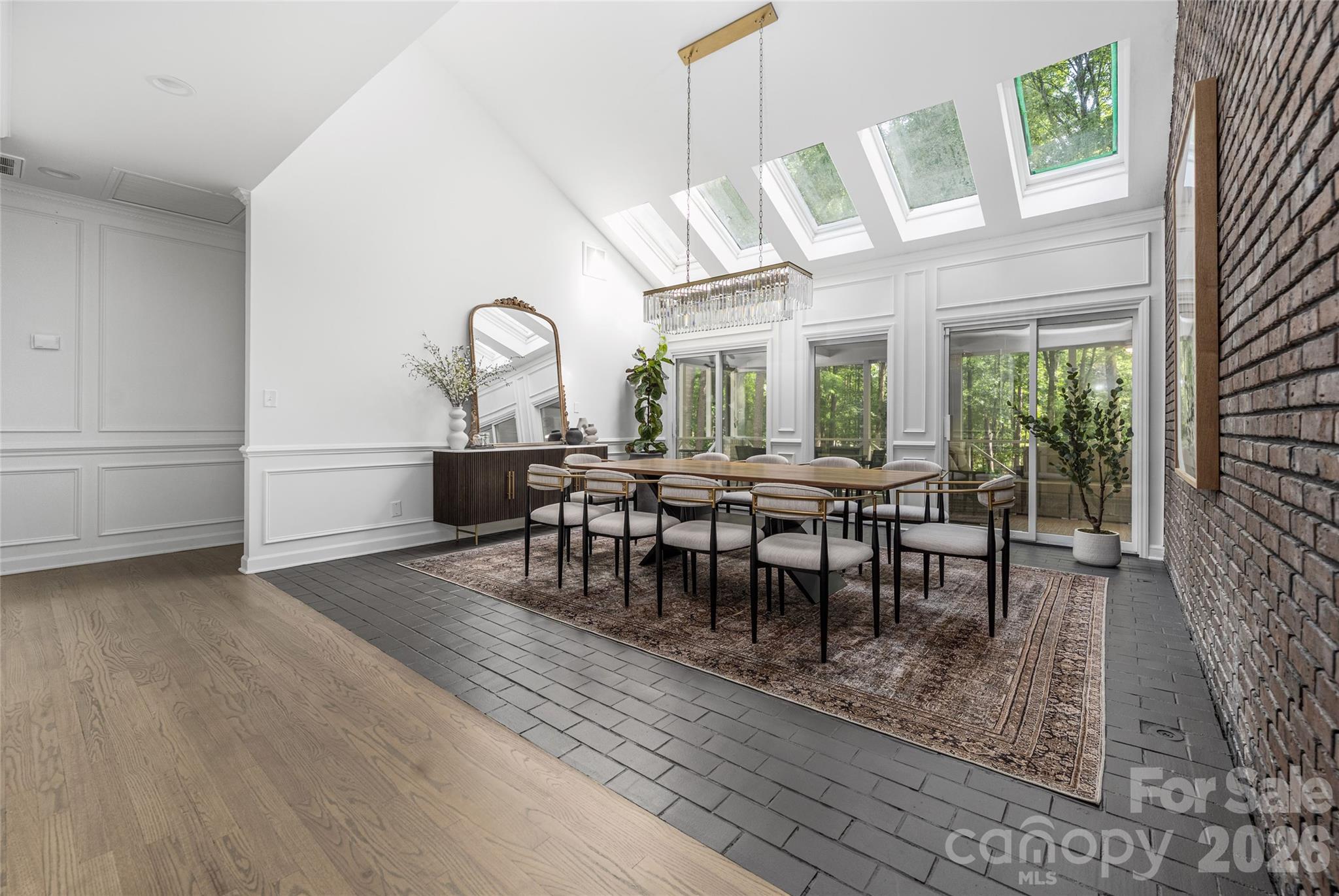 Sliding doors that go to screened in porch - 1800 Chestnut Lane, Matthews