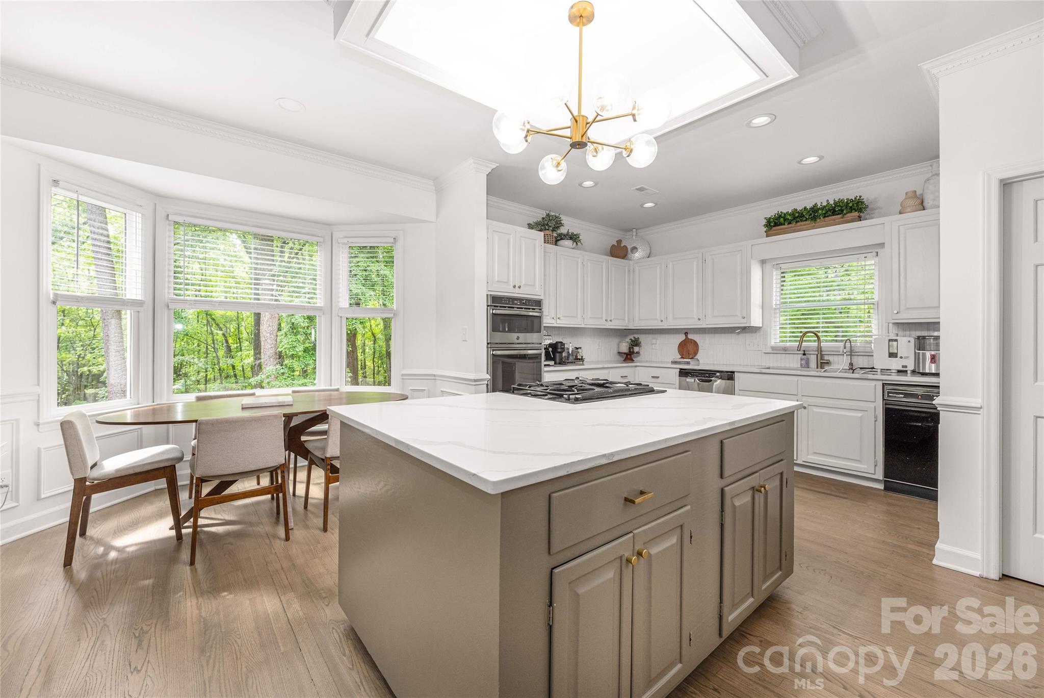 Breakfast nook - 1800 Chestnut Lane, Matthews