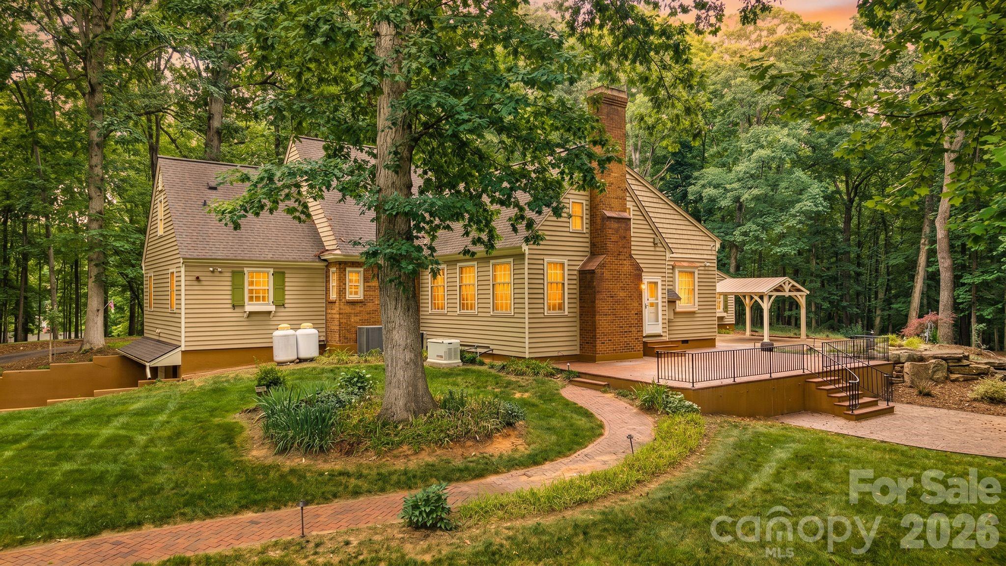 Single Family Residence at 5400 Dartmoor Street, Winston Salem, photo 3 of 41