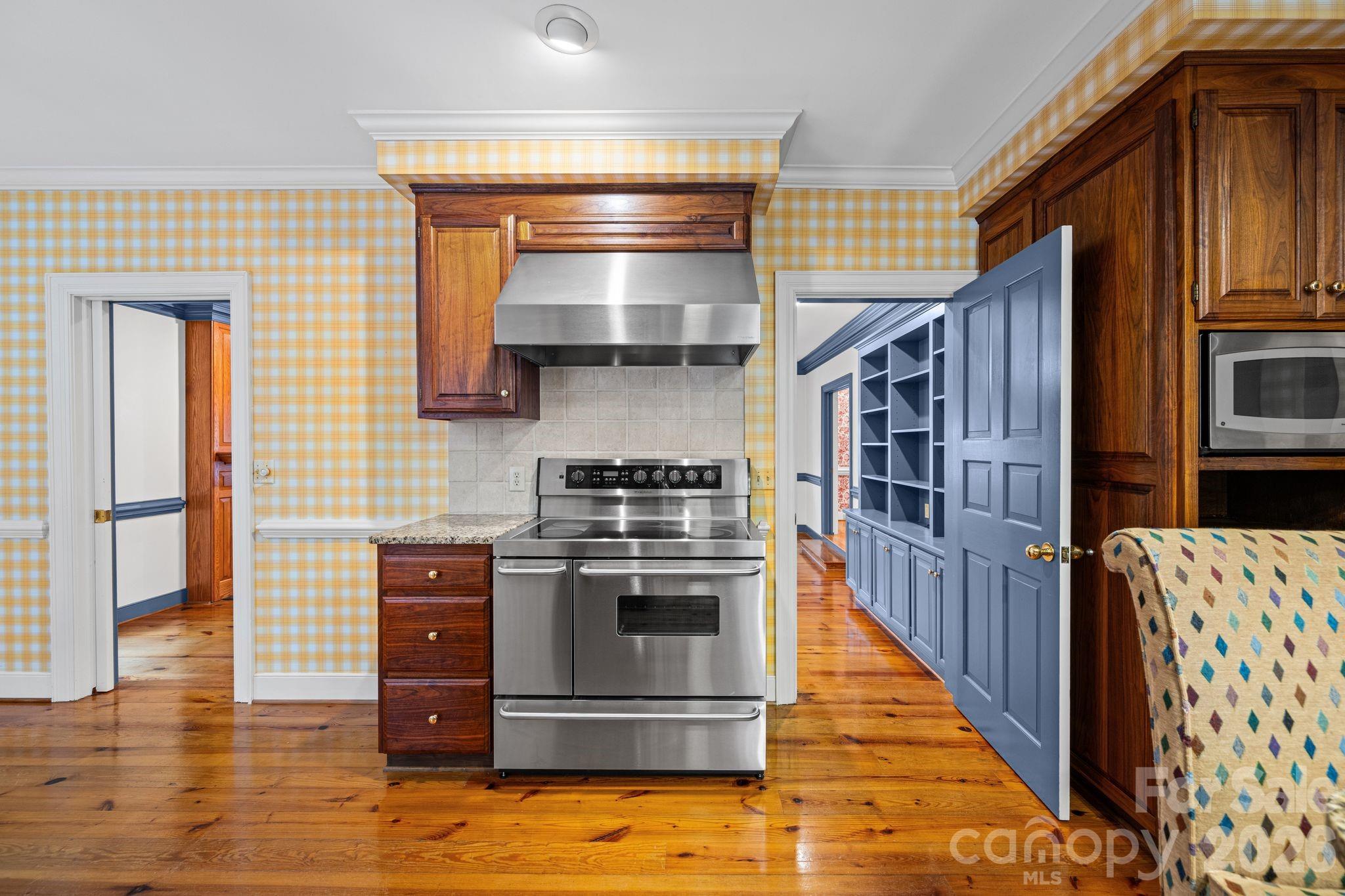 Single Family Residence at 5400 Dartmoor Street, Winston Salem, photo 31 of 41