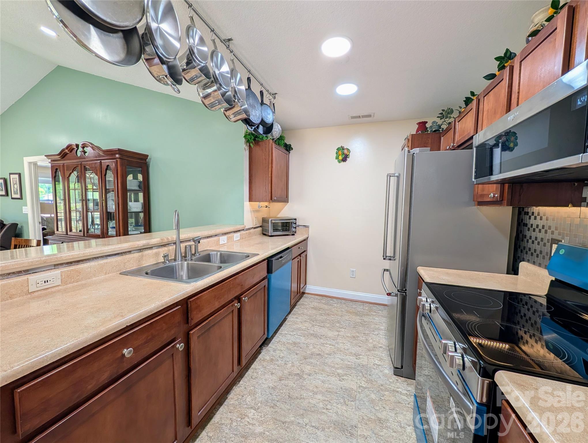 Length view bar side - 65 Foxden Drive, Fletcher