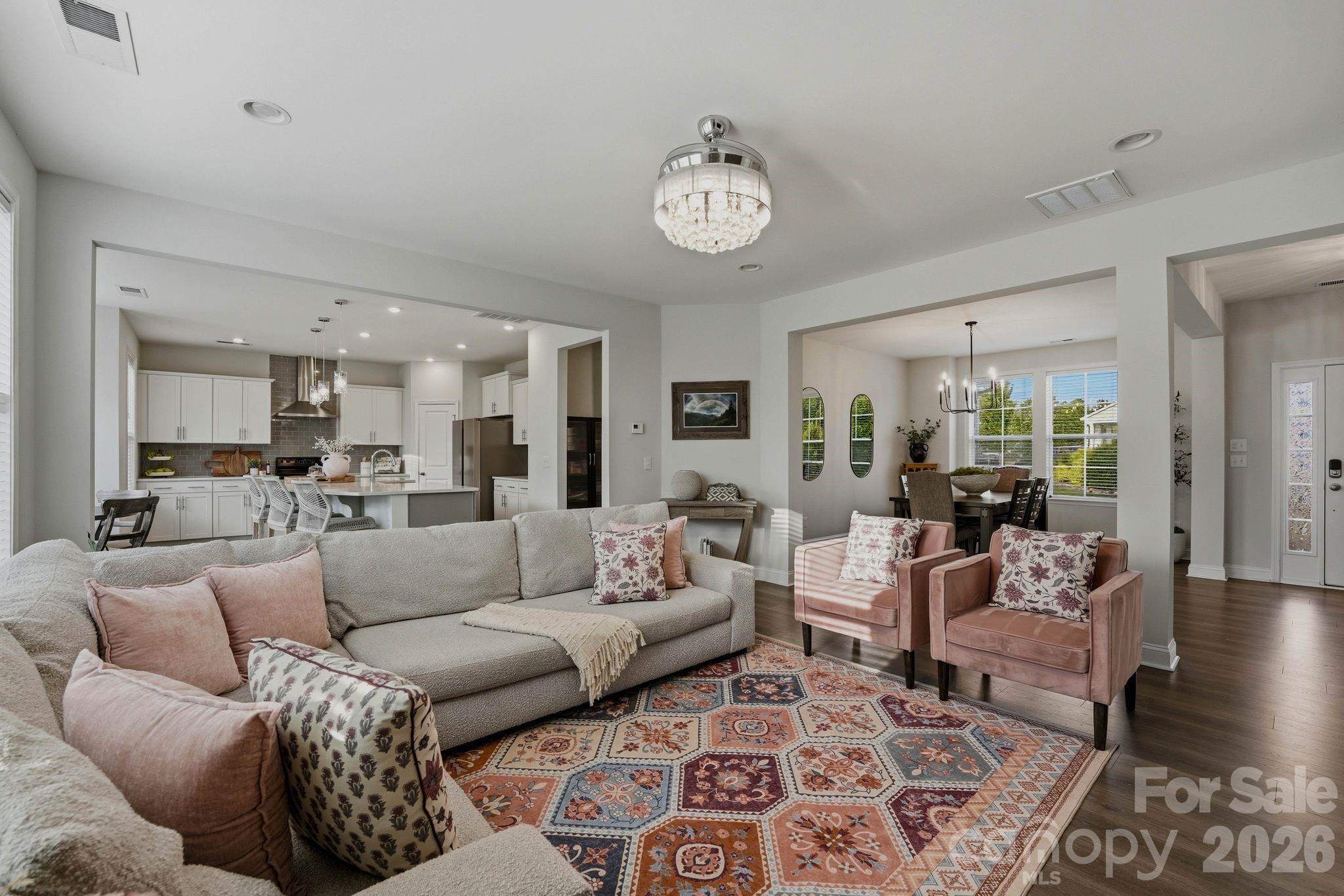 Single Family Residence at 2107 Masons Bend Drive, Fort Mill, photo 7 of 39