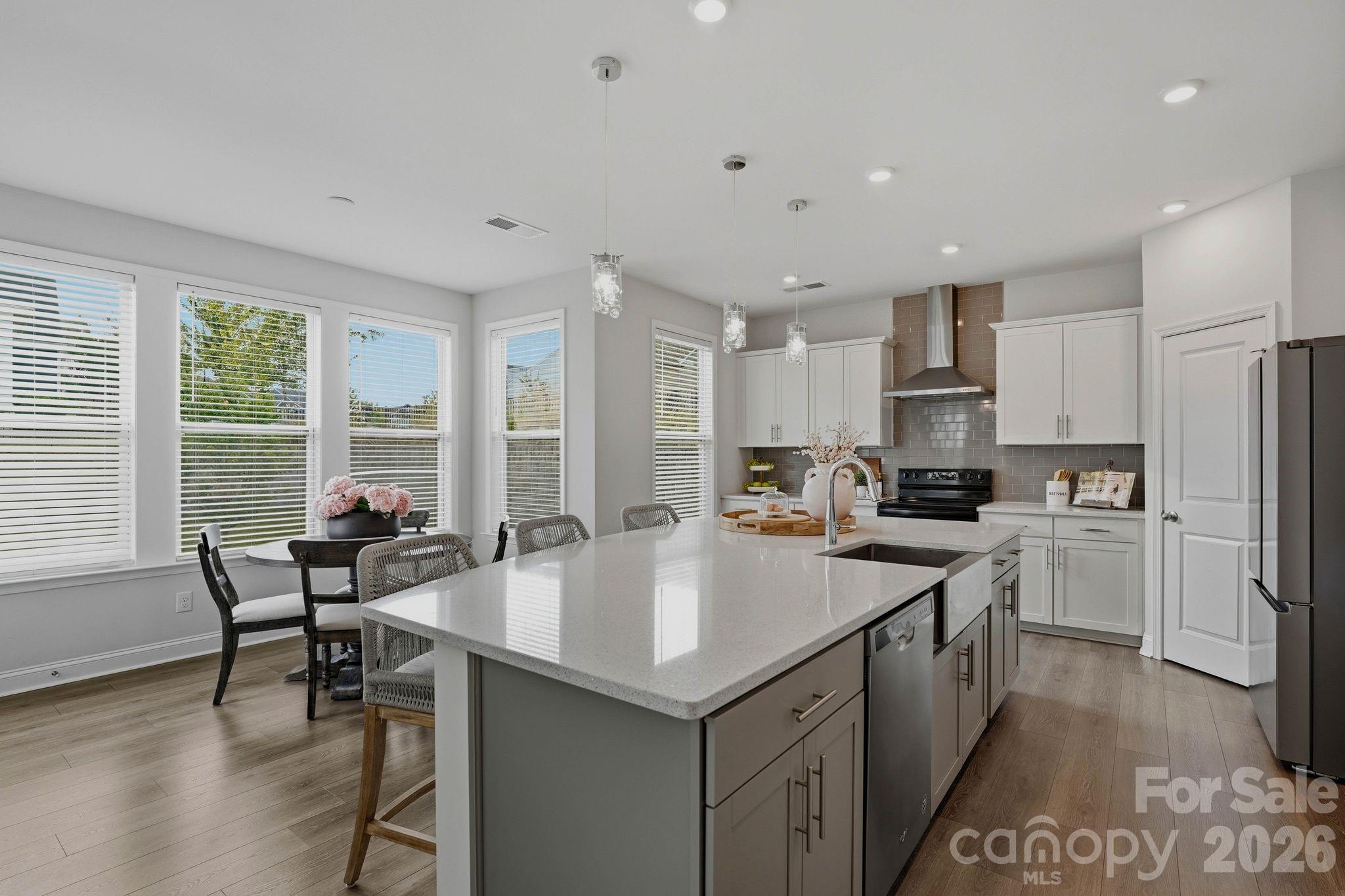 Single Family Residence at 2107 Masons Bend Drive, Fort Mill, photo 12 of 39