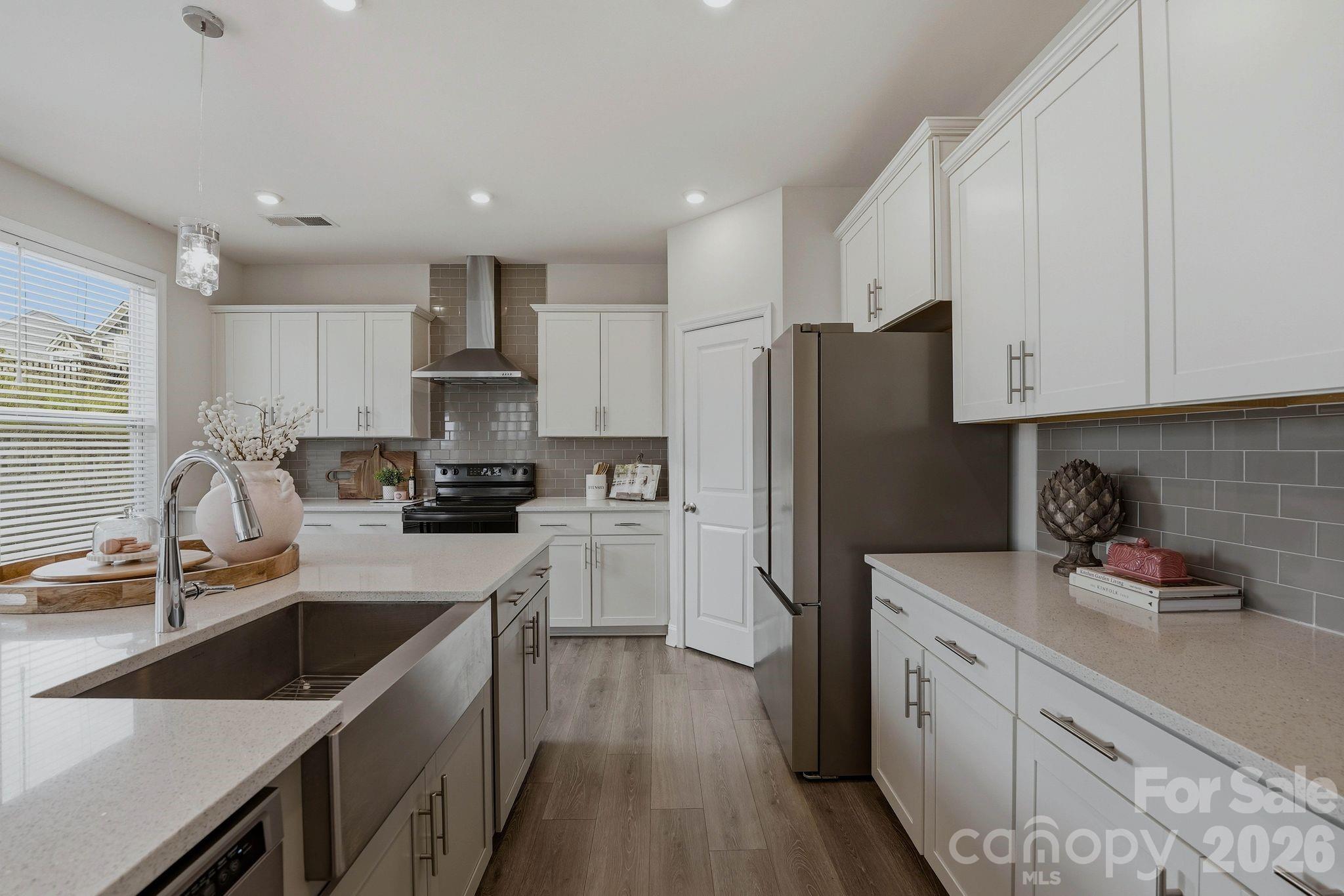Single Family Residence at 2107 Masons Bend Drive, Fort Mill, photo 13 of 39