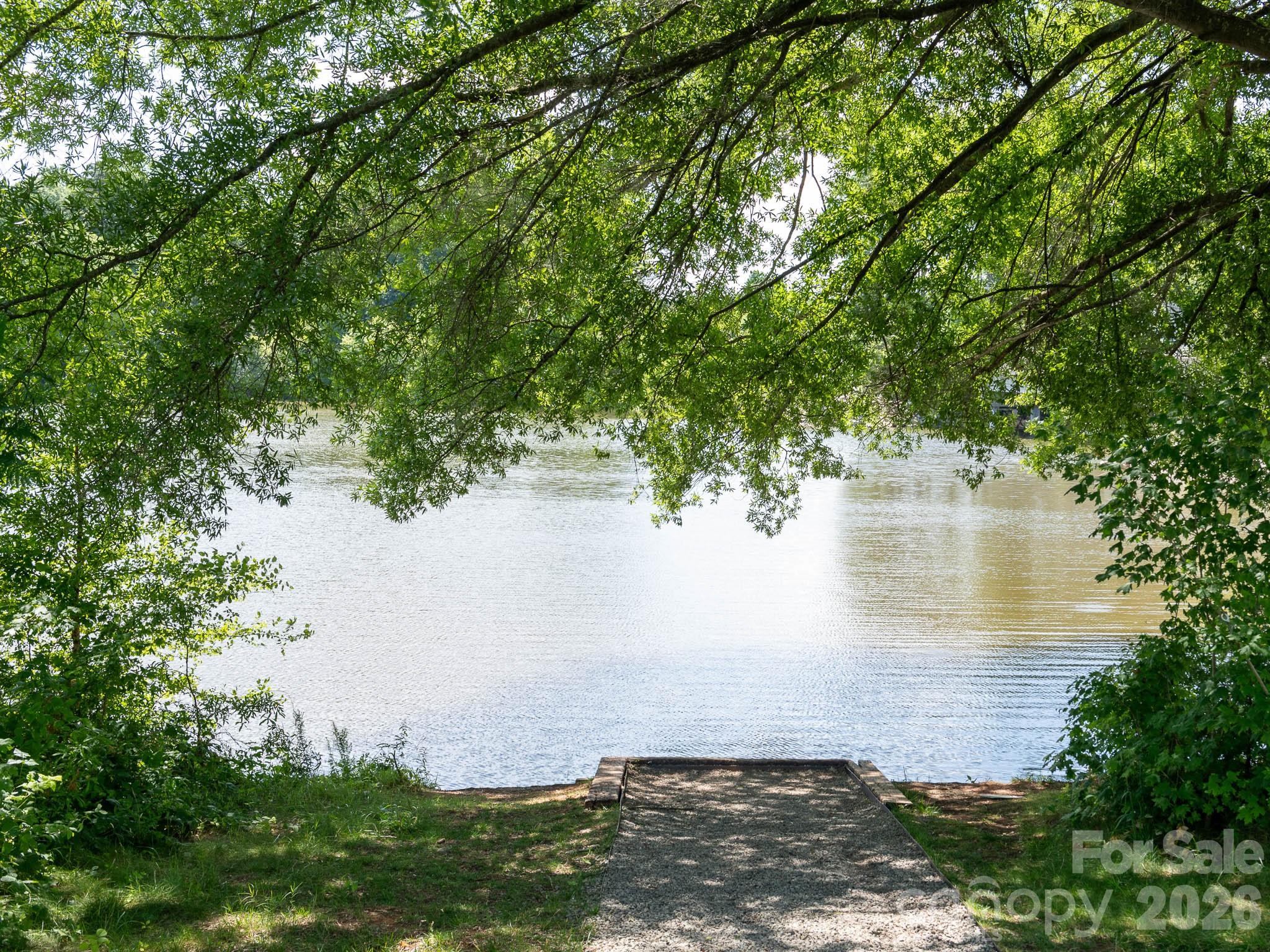Community kayak / paddle board access to Lake Norman - 188 Cherry Birch Street, Mooresville