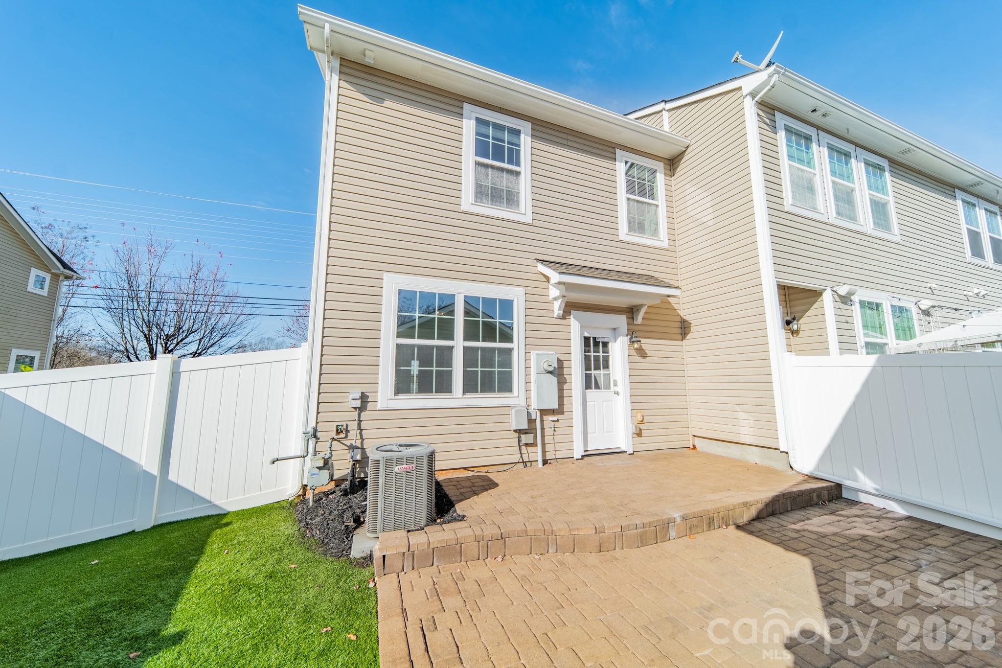 Townhouse at 18426 W Catawba Avenue, Cornelius, photo 31 of 42