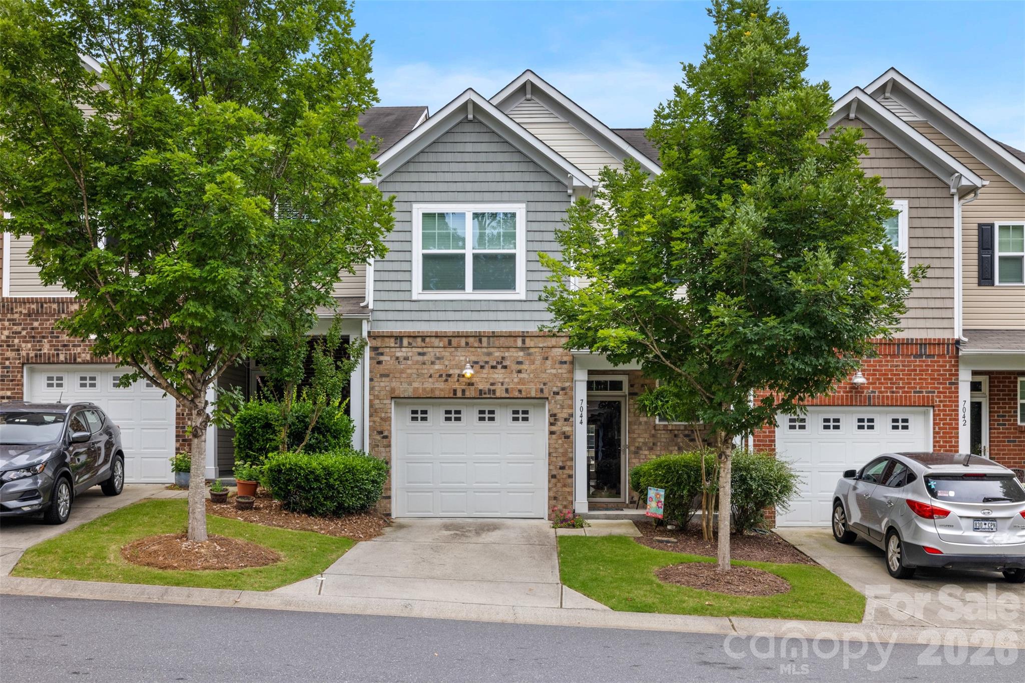 Townhouse at 7044 Woodsbay Lane, Rock Hill, photo 2 of 28