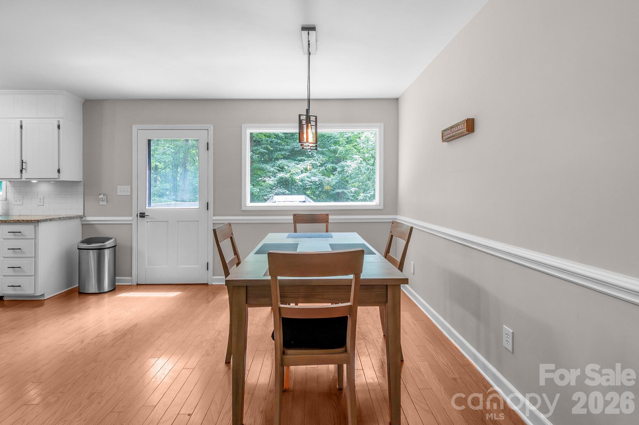 Dining space connected to kitchen - 9205 Richardson King Road, Waxhaw