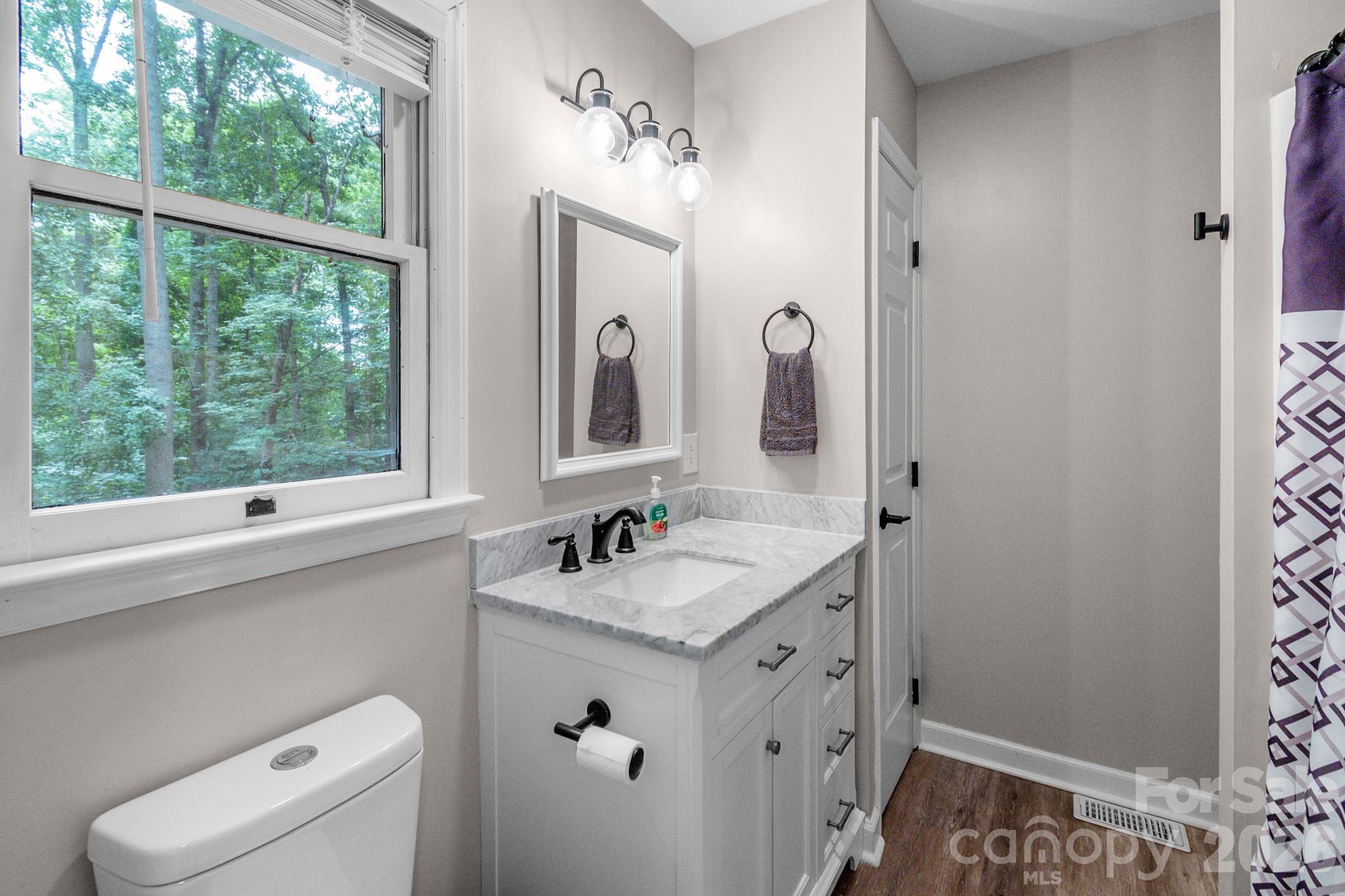 Full bath to secondary ensuite - 9205 Richardson King Road, Waxhaw