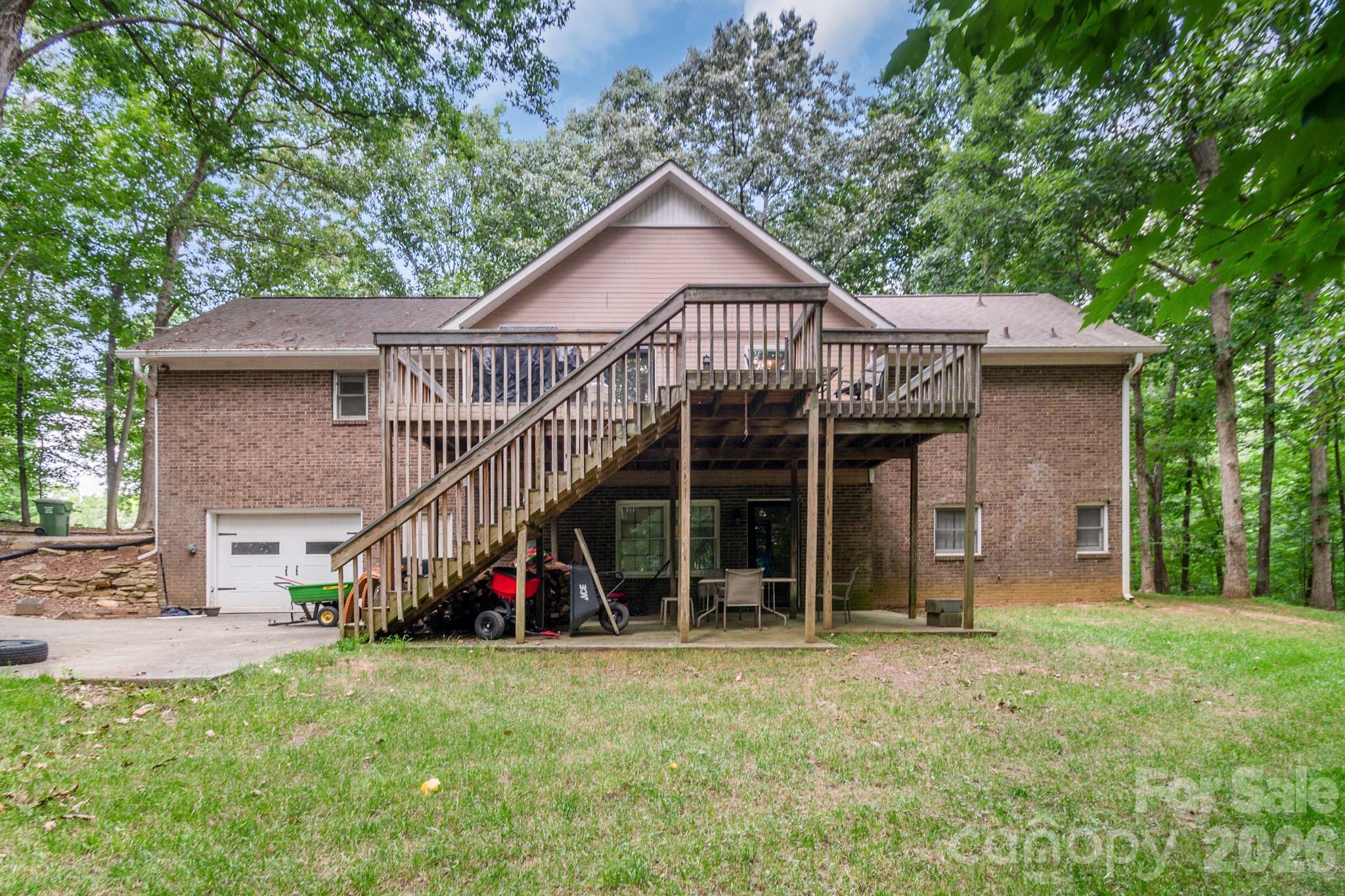 Oversized 1 car garage that accesses basement living - 9205 Richardson King Road, Waxhaw