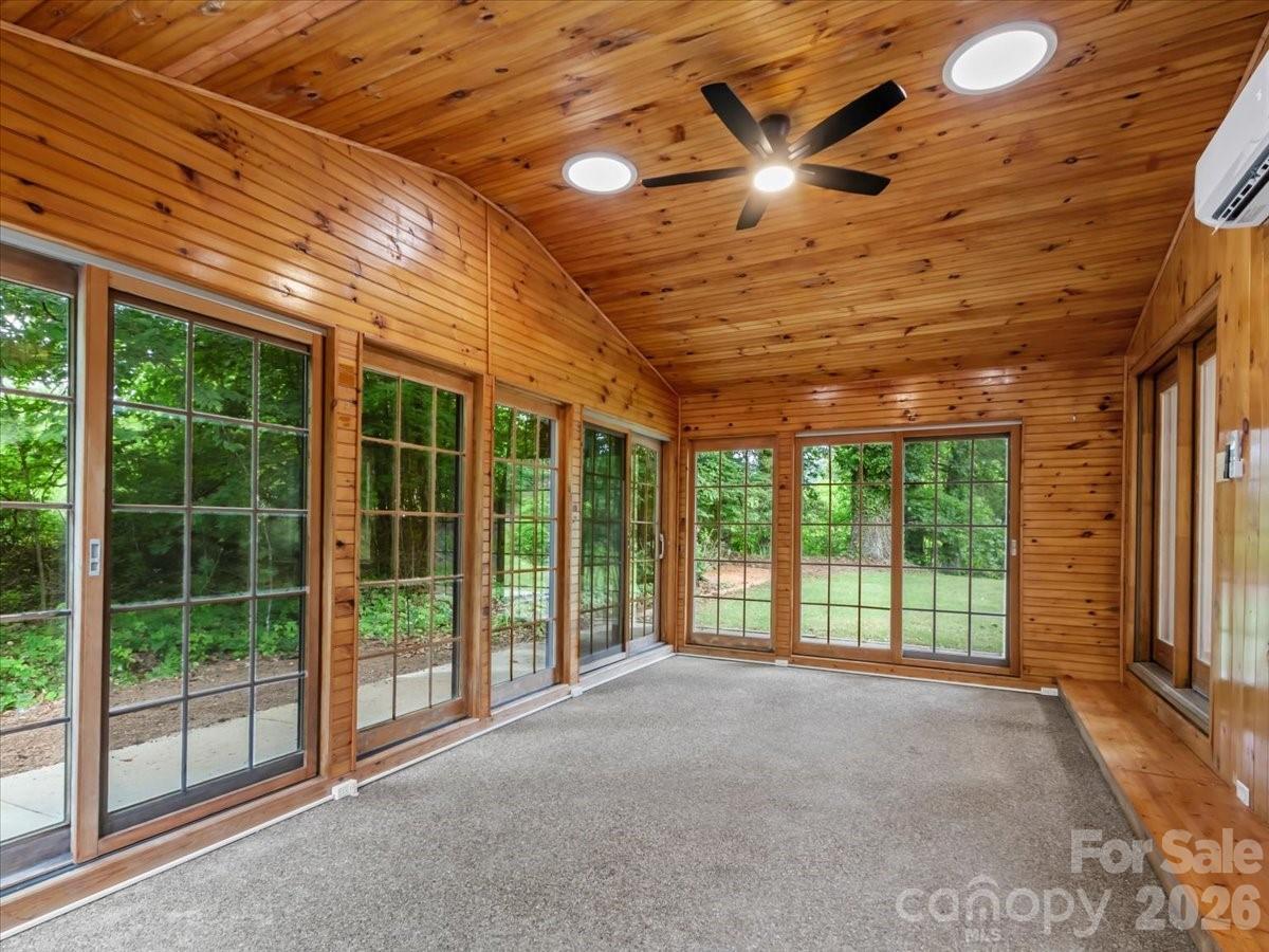 Single Family Residence at 455 Rocky Springs Heights, Burnsville, photo 23 of 38