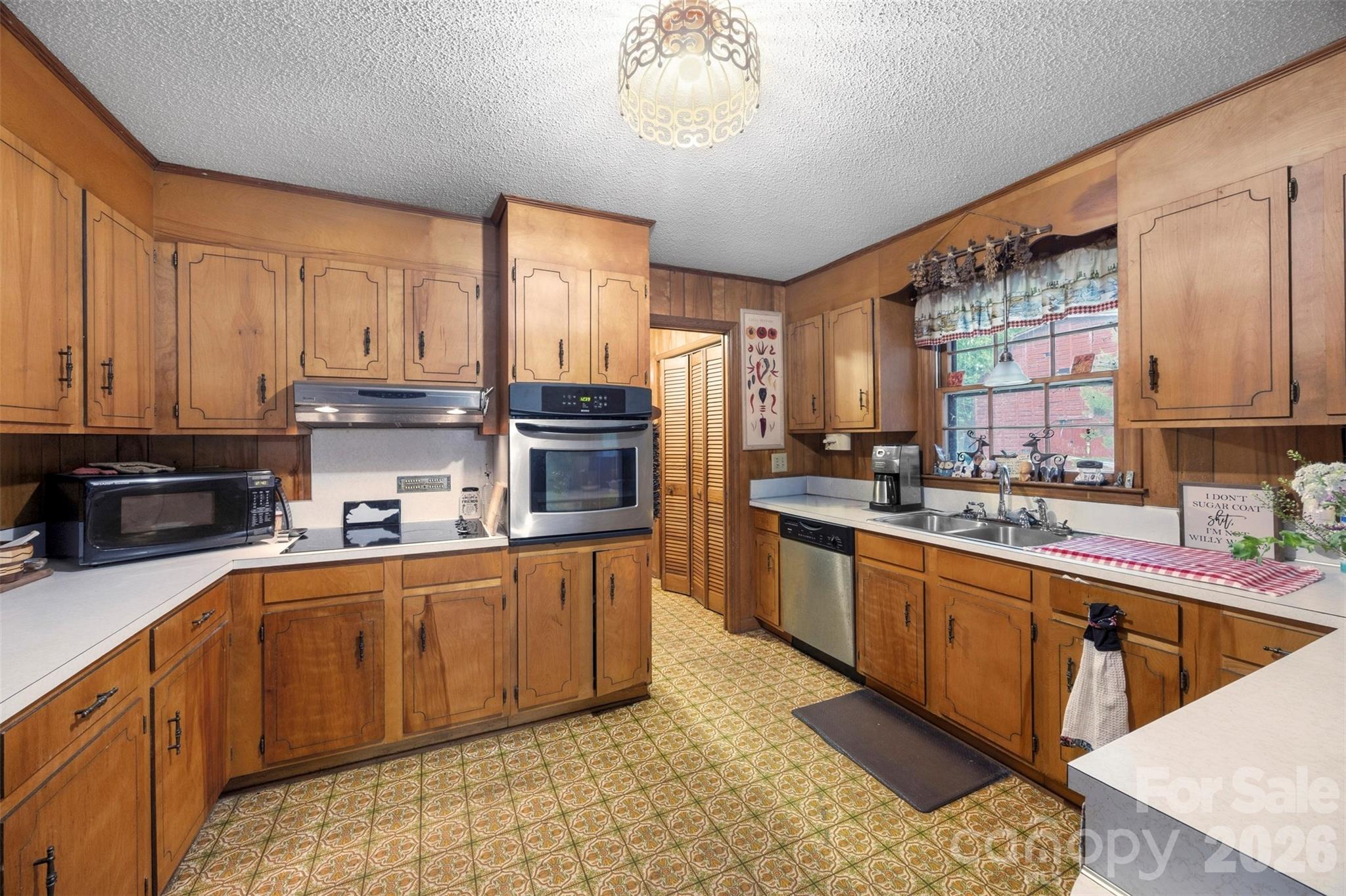 Single Family Residence at 5139 E Dixon Boulevard, Kings Mountain, photo 2 of 37