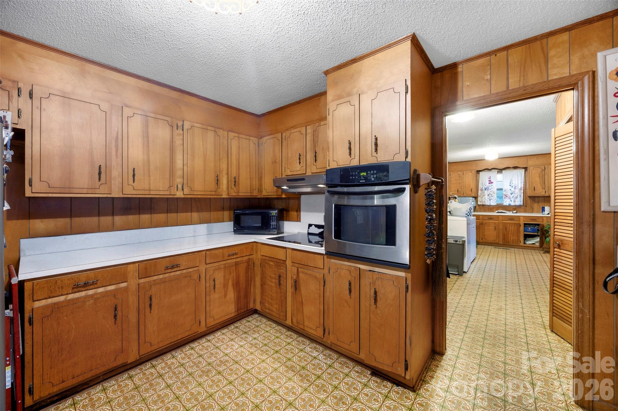 Single Family Residence at 5139 E Dixon Boulevard, Kings Mountain, photo 3 of 37