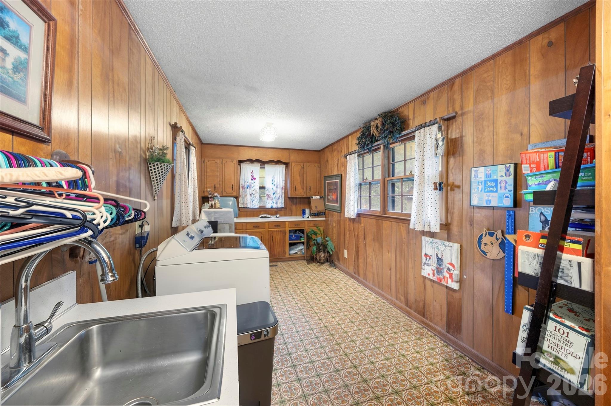 Single Family Residence at 5139 E Dixon Boulevard, Kings Mountain, photo 12 of 37